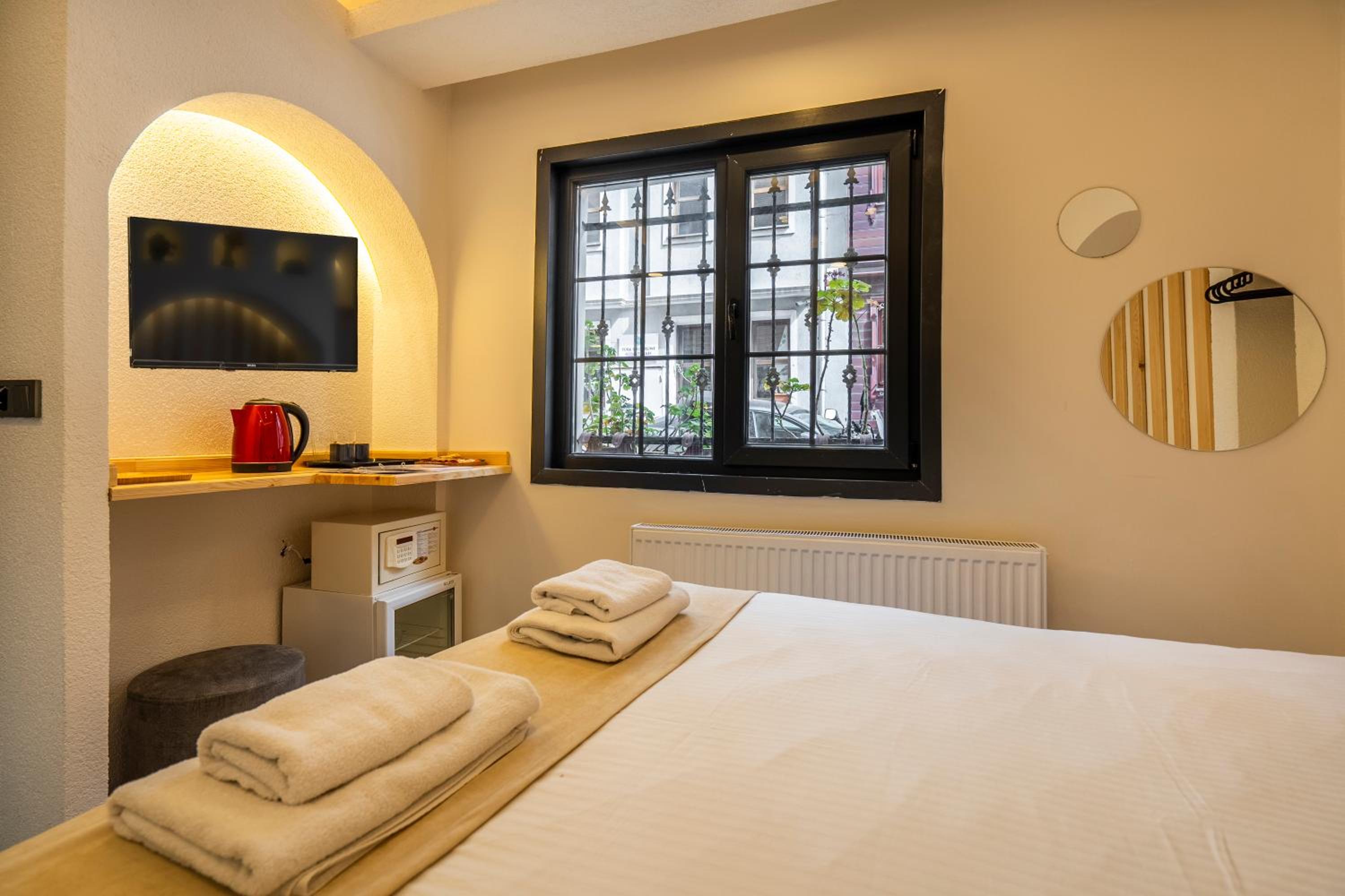 Budget Double Room photo 3