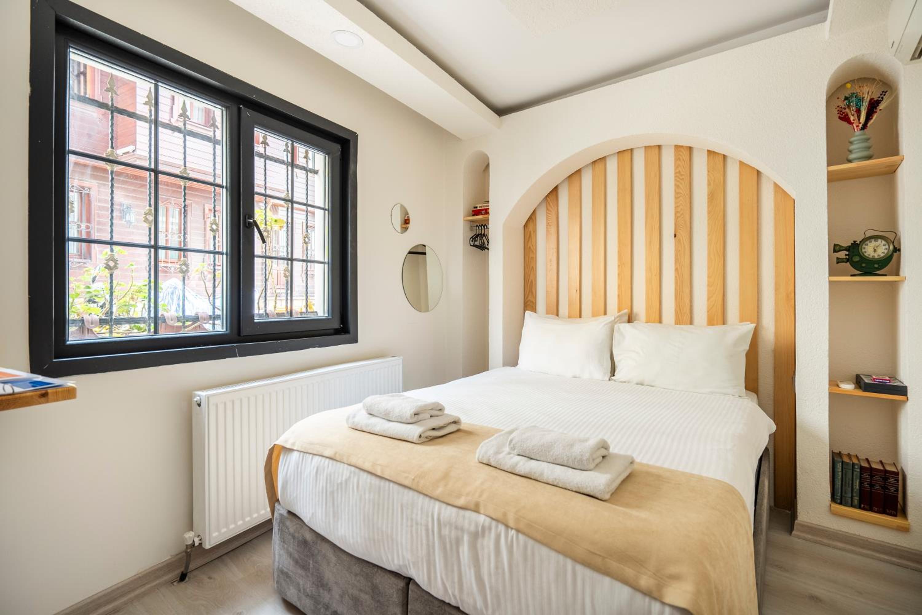 Budget Double Room photo 2