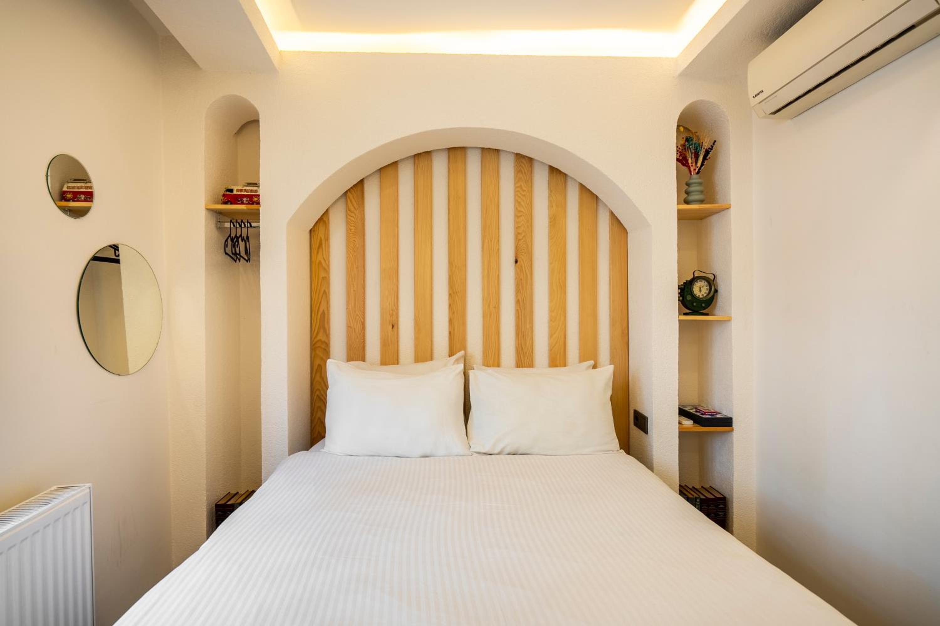 Budget Double Room photo 2
