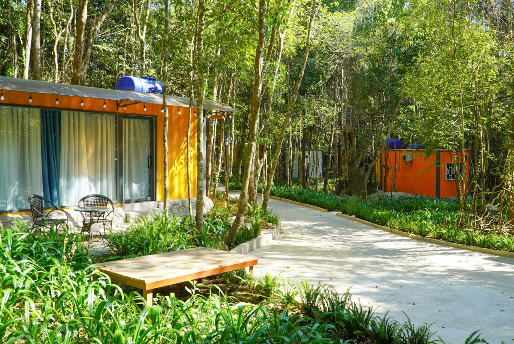 Bungalow with Garden View photo 2