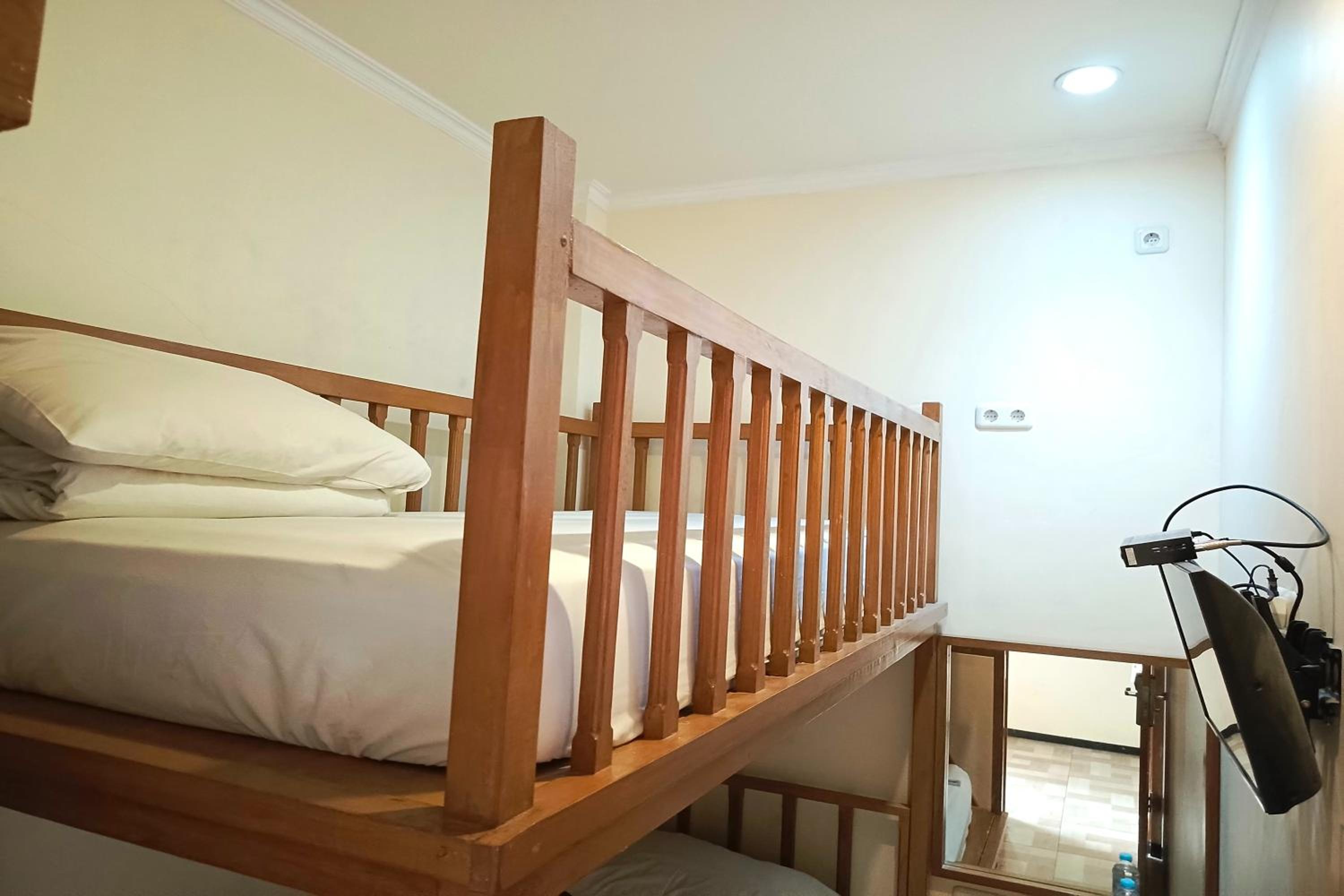 Bunk Bed in Female Dormitory Room   photo 1
