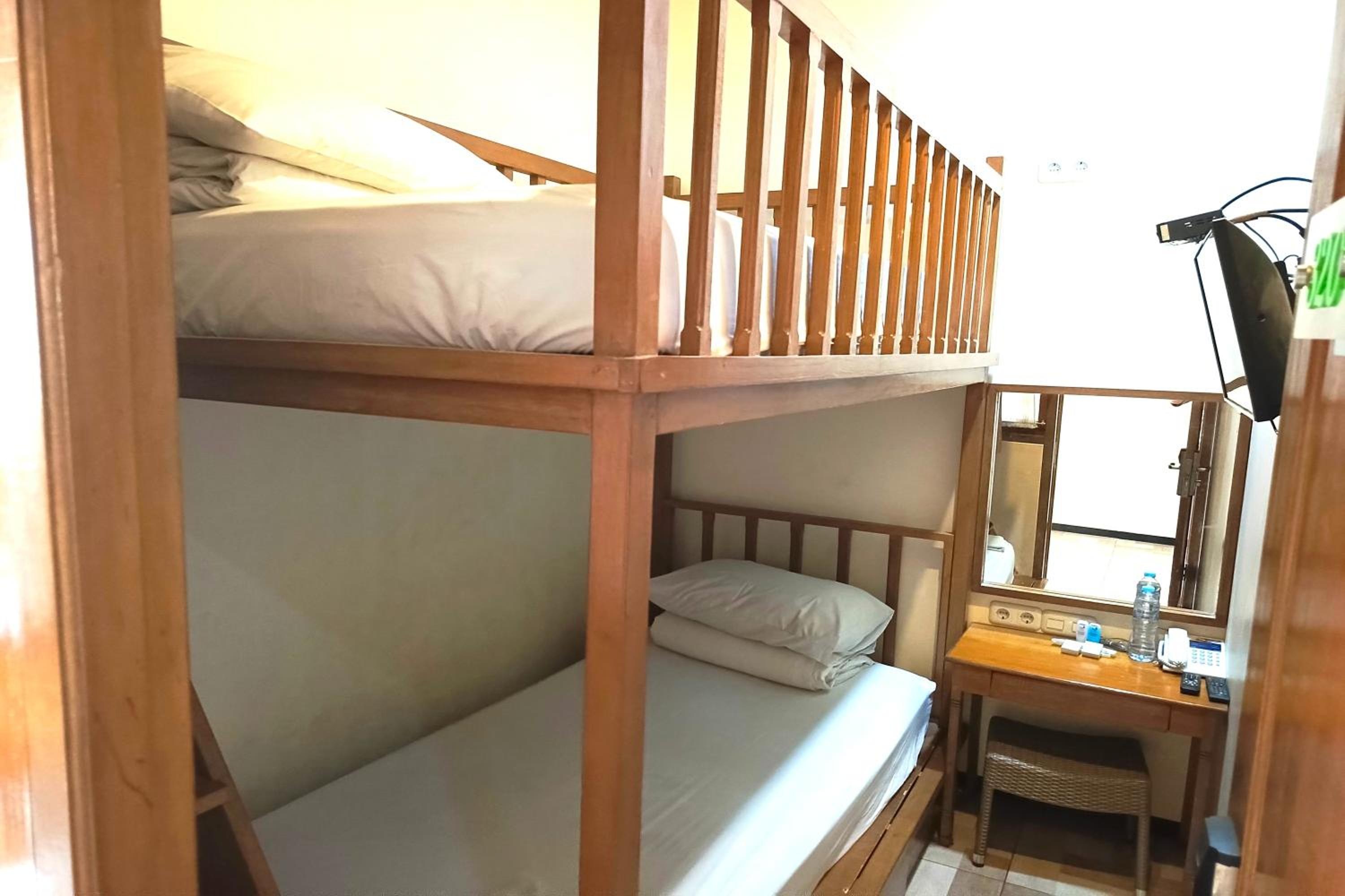 Bunk Bed in Female Dormitory Room   photo 3