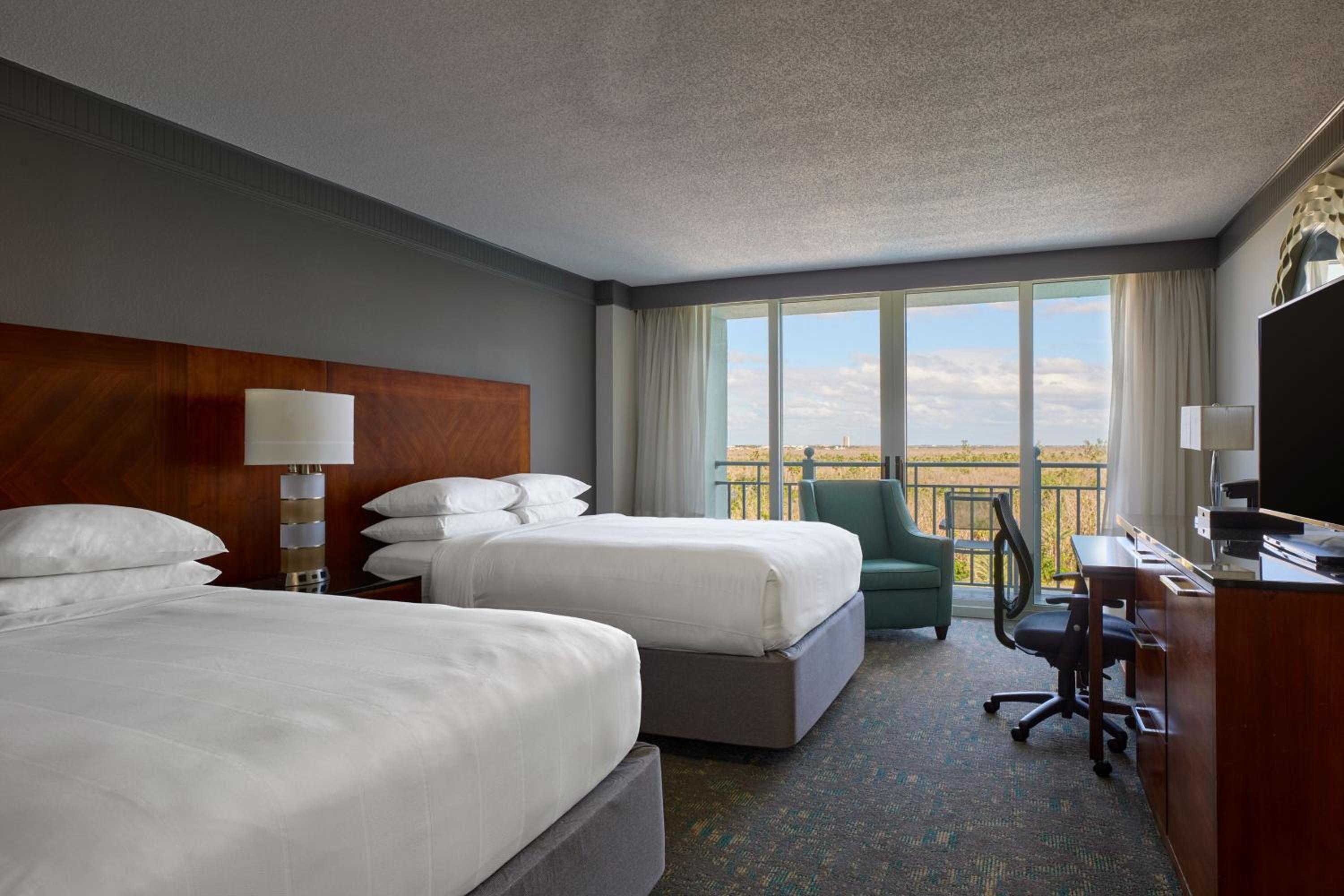 Guest room, 2 Queen, Resort view, Sanibel Tower, Balcony - Photo 1