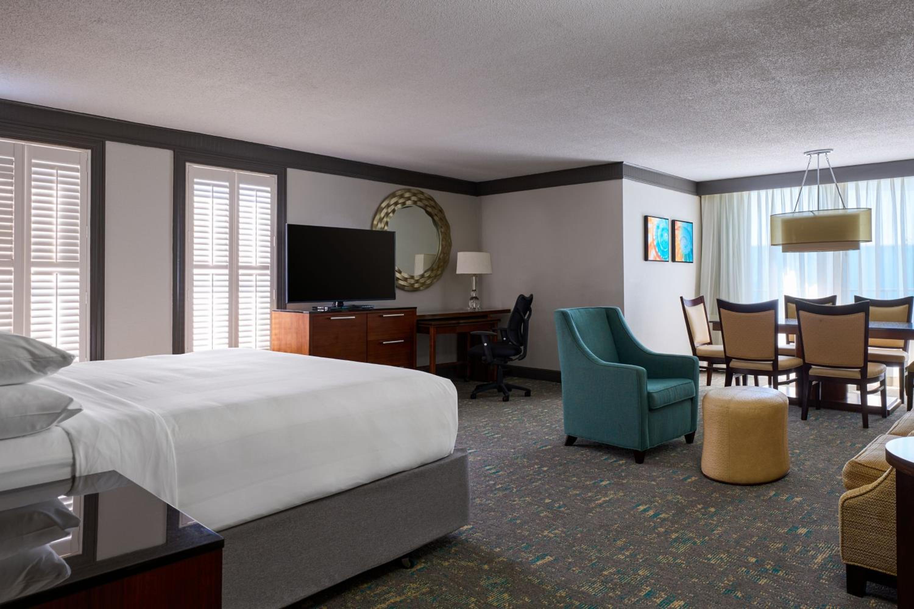 Studio King Suite with Sofa Bed, Resort View, Sanibel Tower - Photo 1