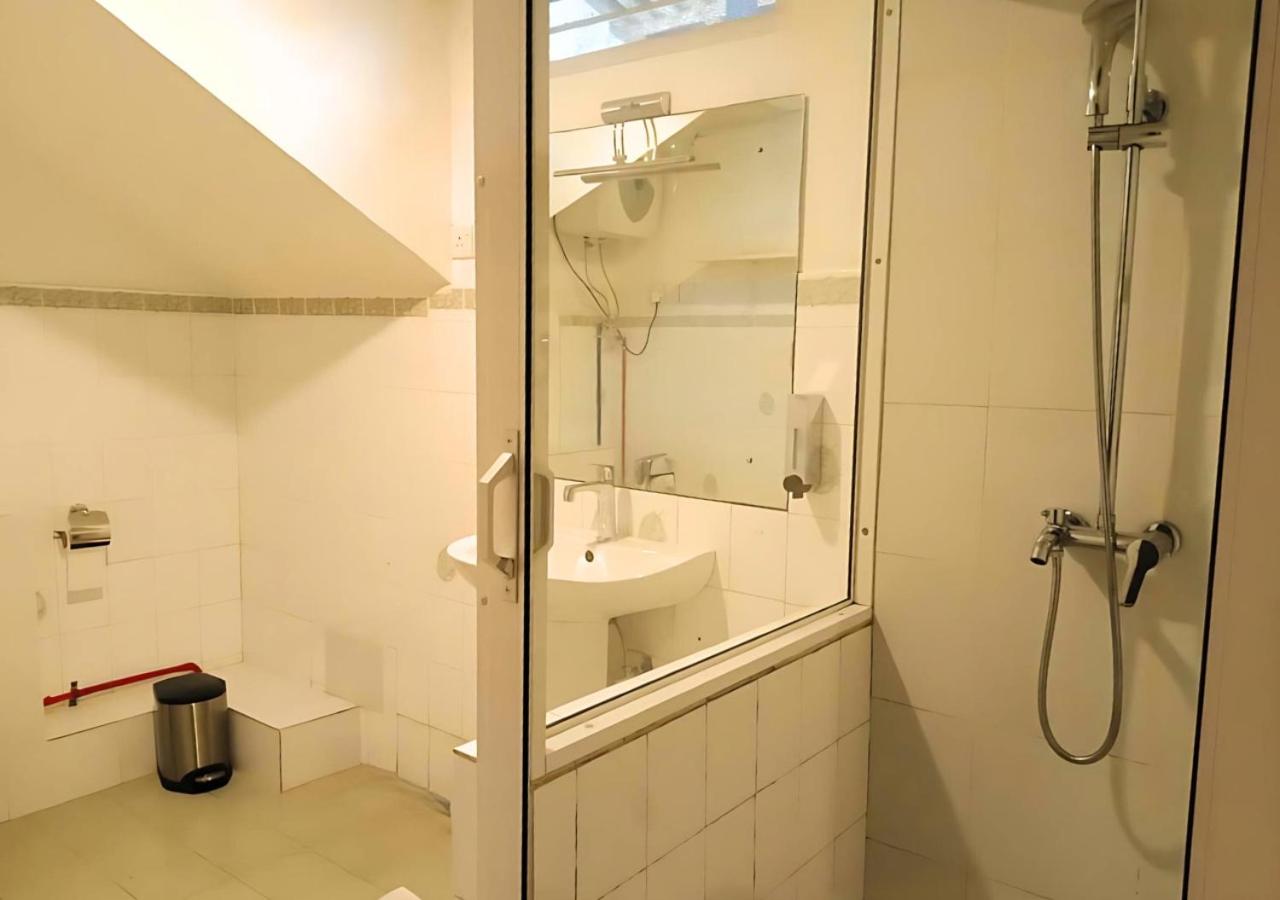 Standard Double Room with Separate Bathroom photo 3