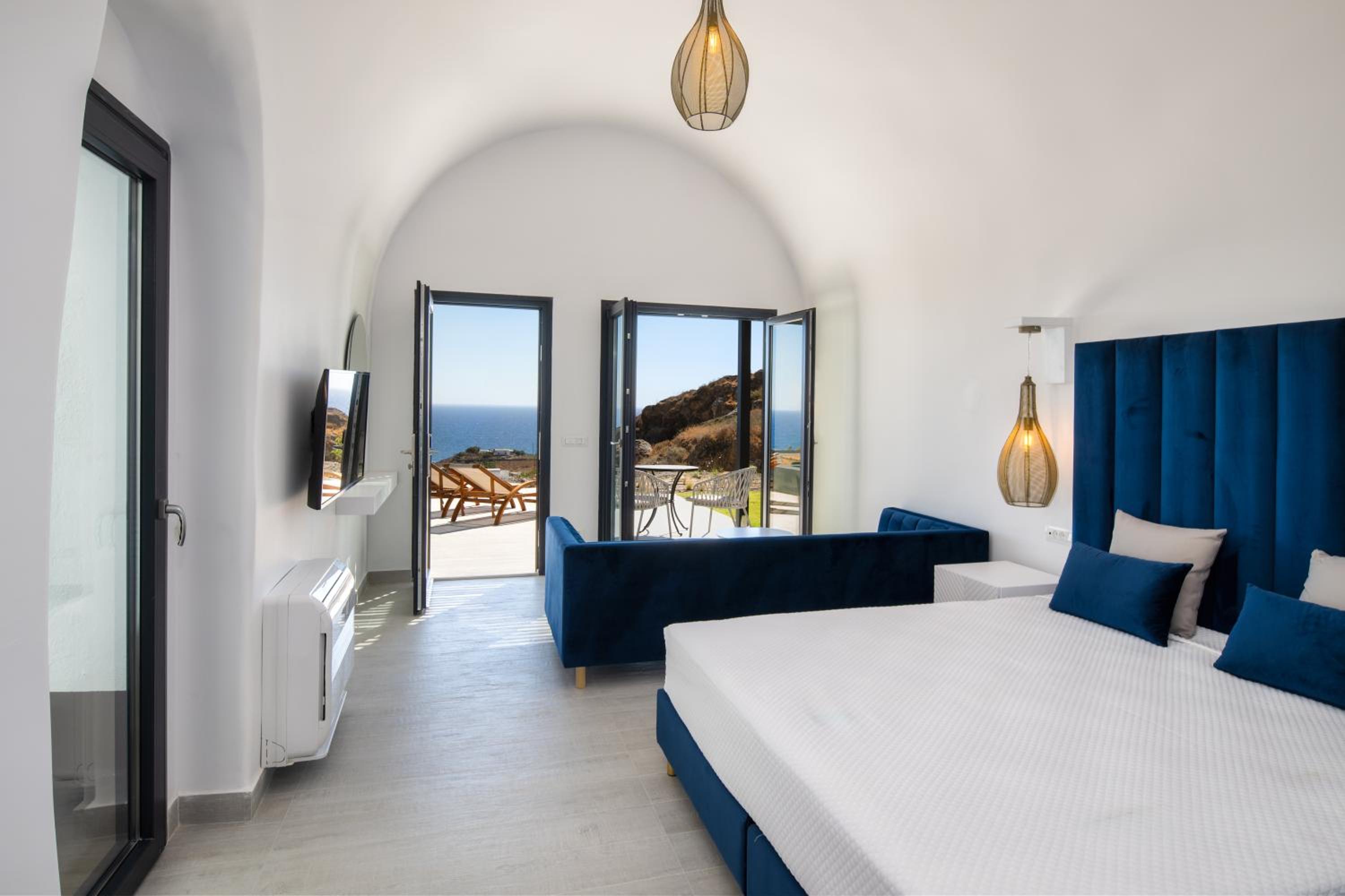 Senior Suite with Private Pool - Photo 6