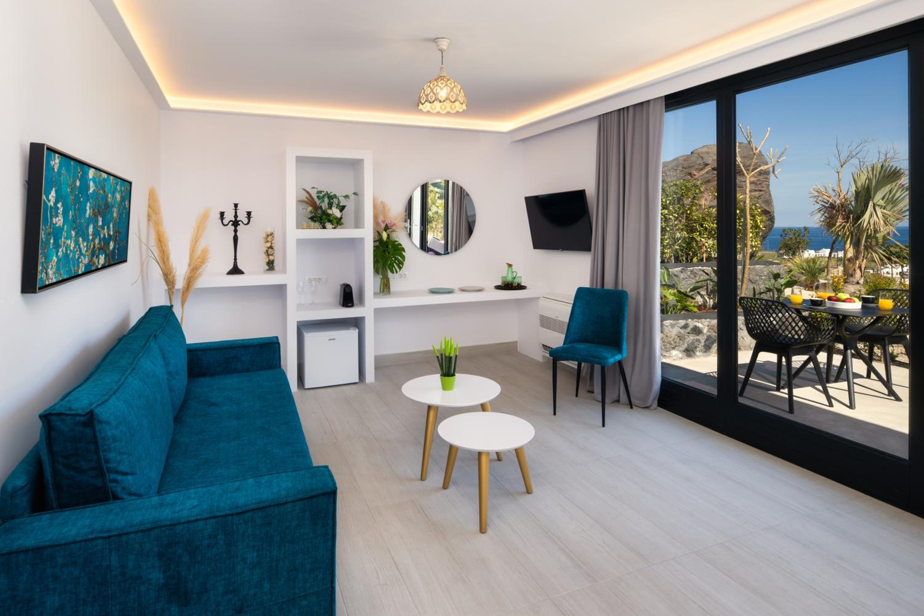 Two-Bedroom Suite - Photo 7