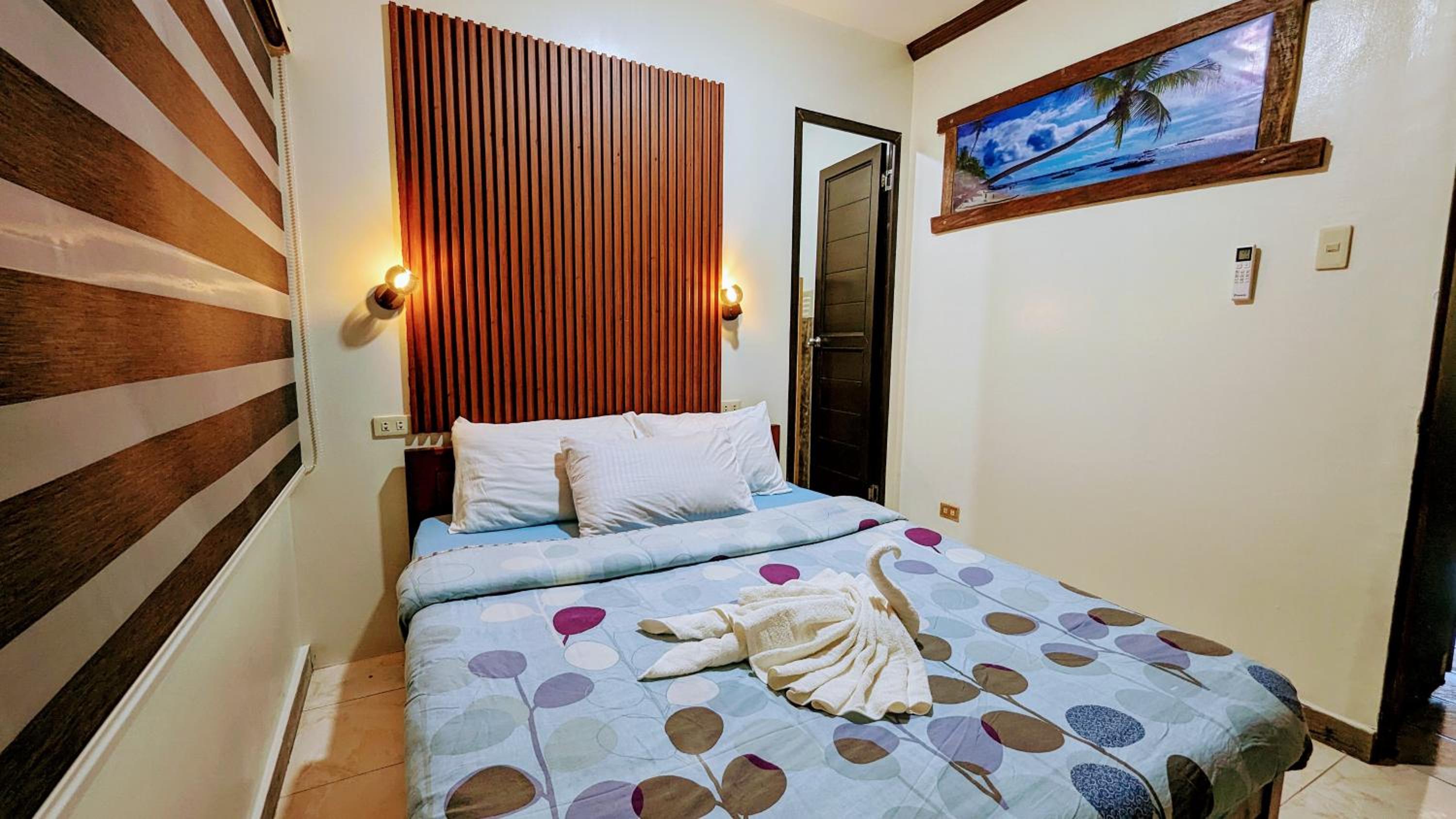 Budget Double Room photo 3