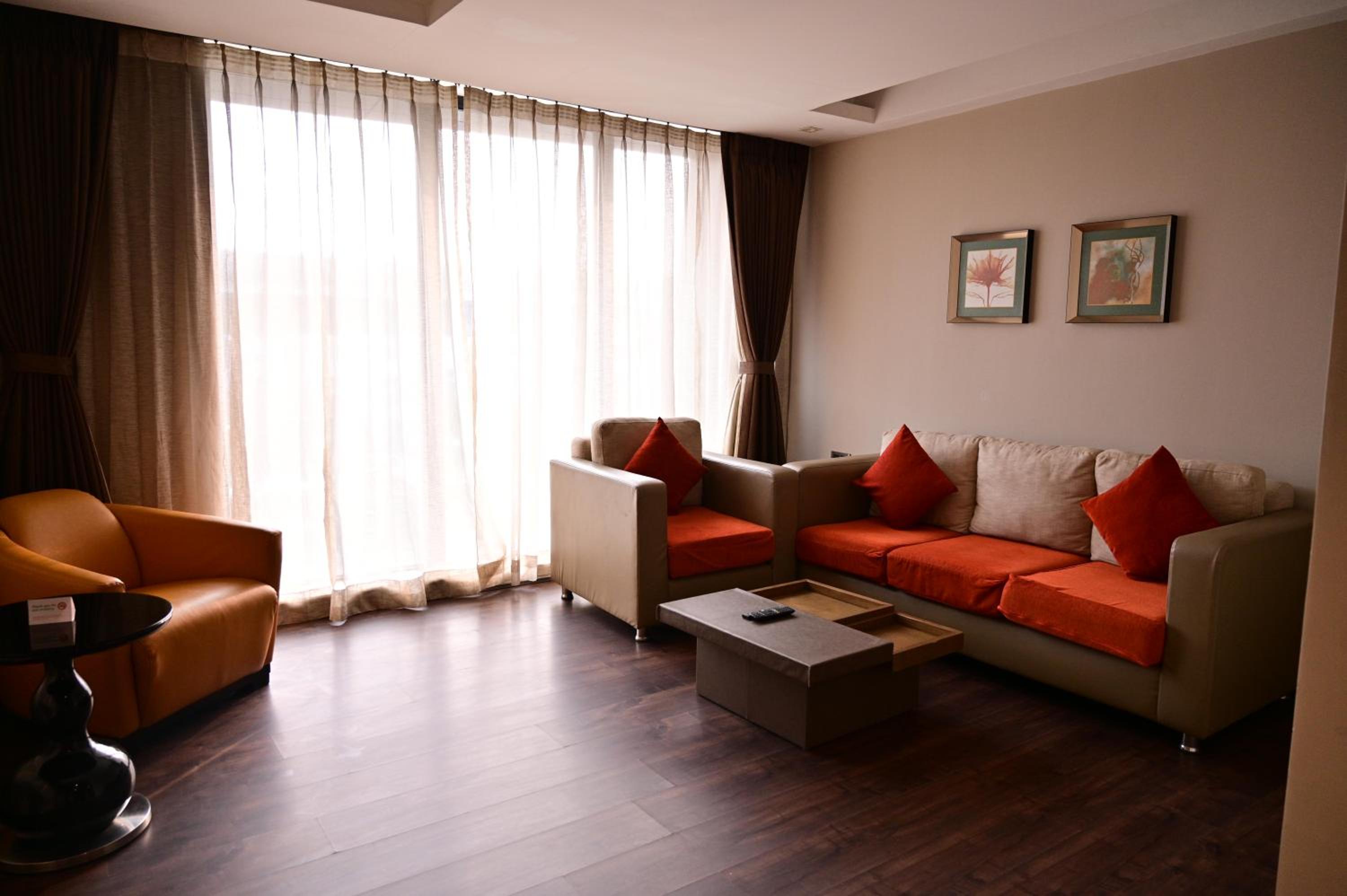 King Suite with City View and Walk-in Shower - Enjoy 20% savings on Food & Beverages (soft), Happy Hours: Buy 1 Get 1 on IMFL (4:00 PM – 8:00 PM), Complimentary snacks with select liquor packages, Beer buckets starting from just ₹599 photo 2