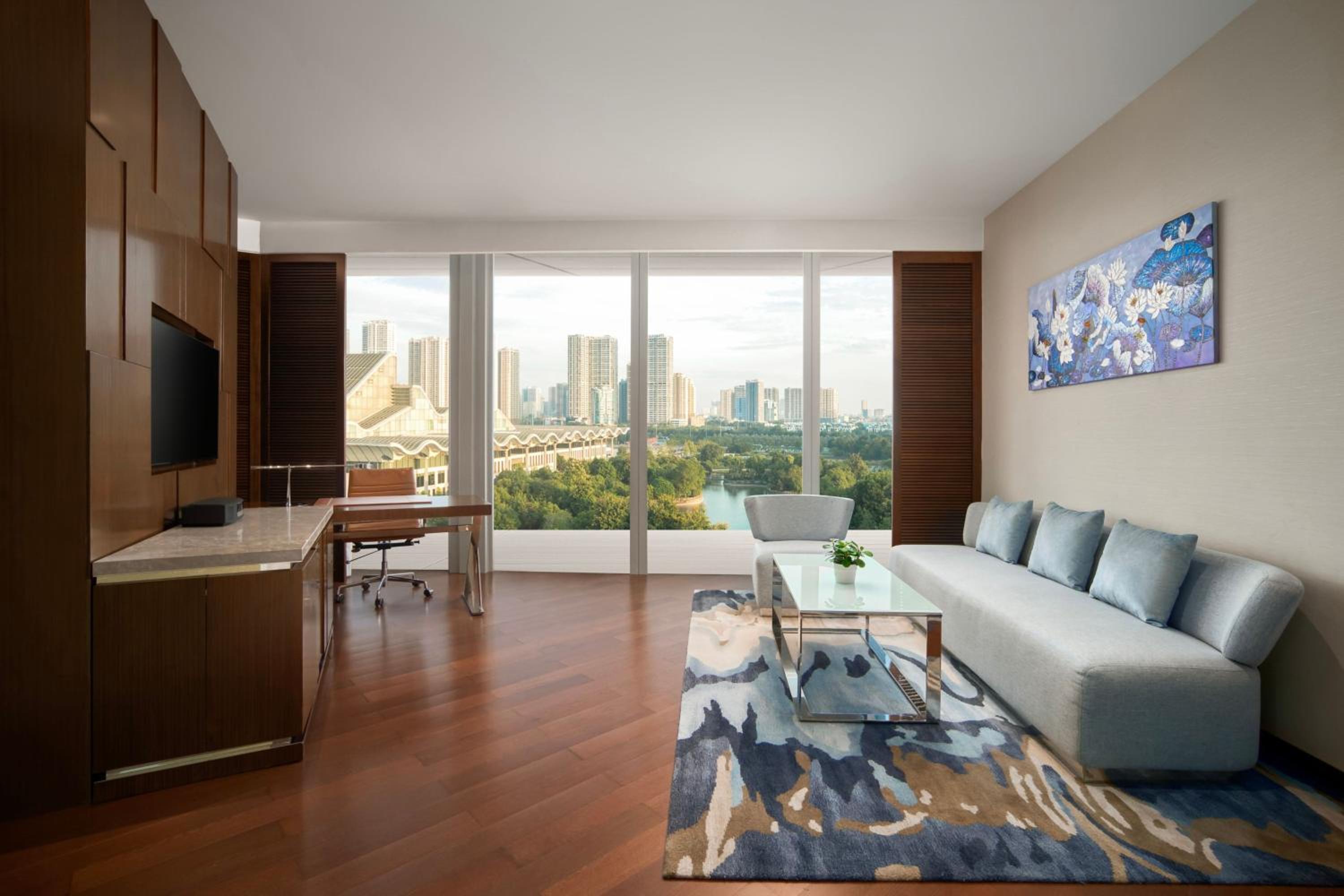 Deluxe Suite, Executive lounge access, 1 King photo 3