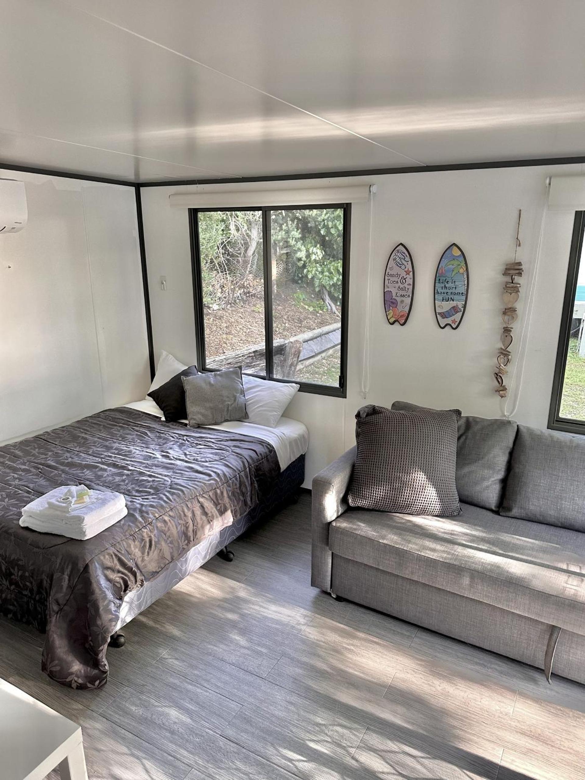 Caravan - Dotty