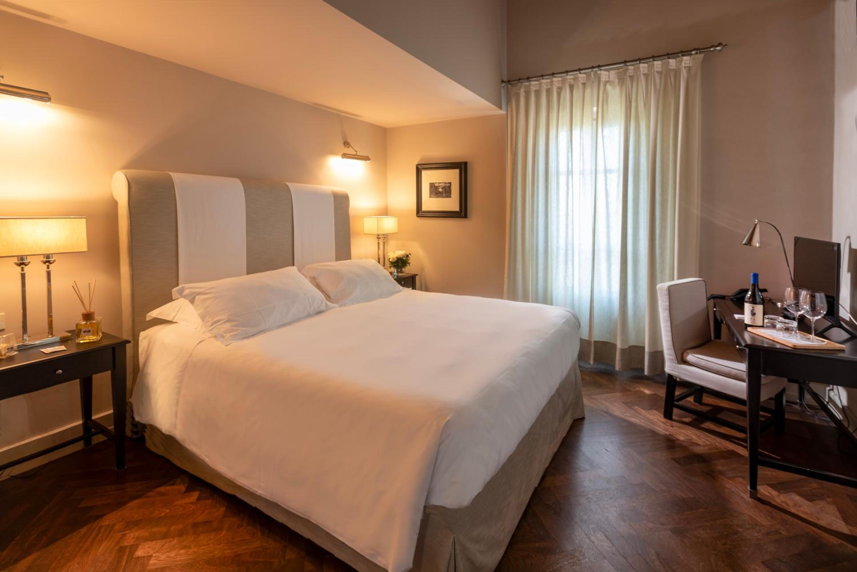 Standard Double Room - Photo 6