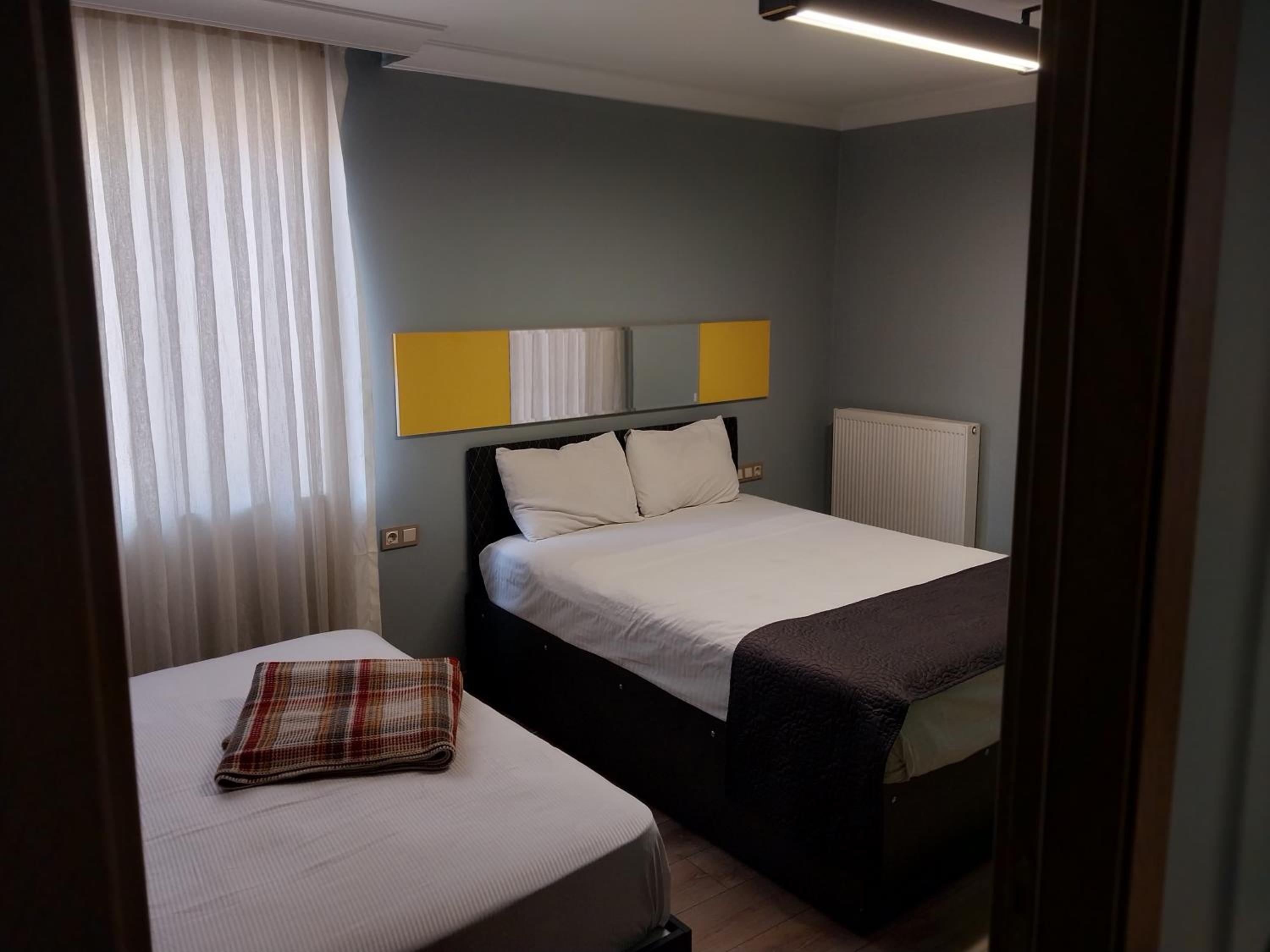 Deluxe Family Room - Photo 8
