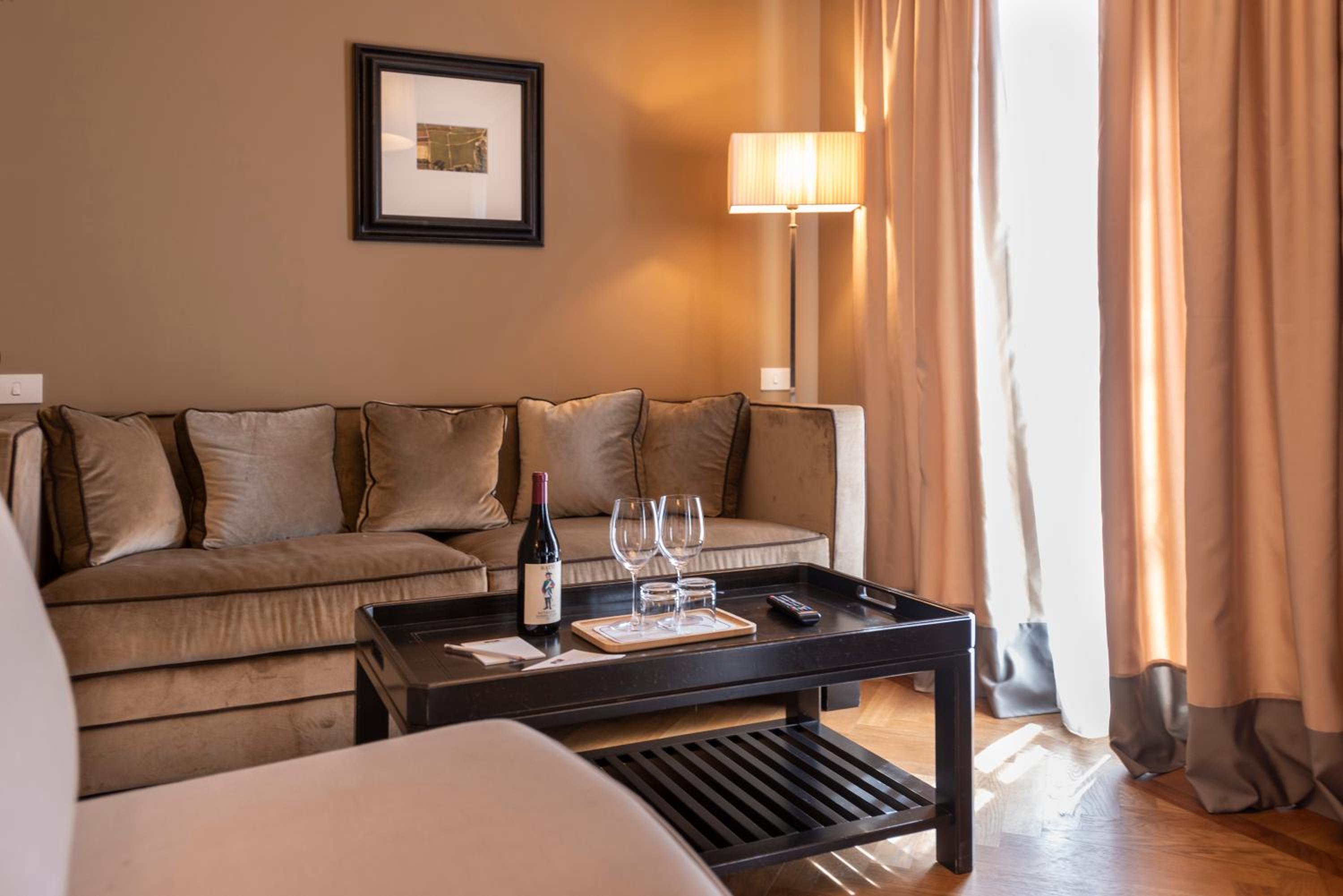 Family Suite with Spa Access photo 3