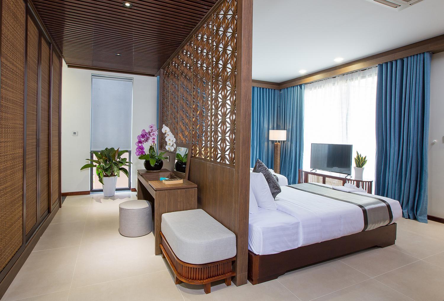 Four-Bedroom Villa with Private Pool - Photo 7