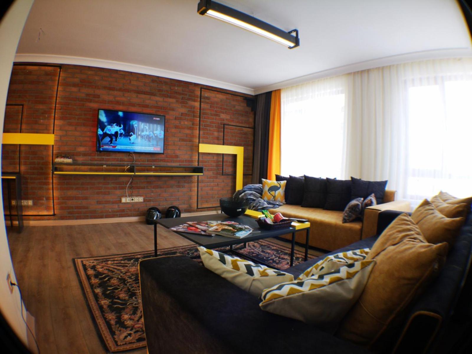 Executive Suite - Photo 2