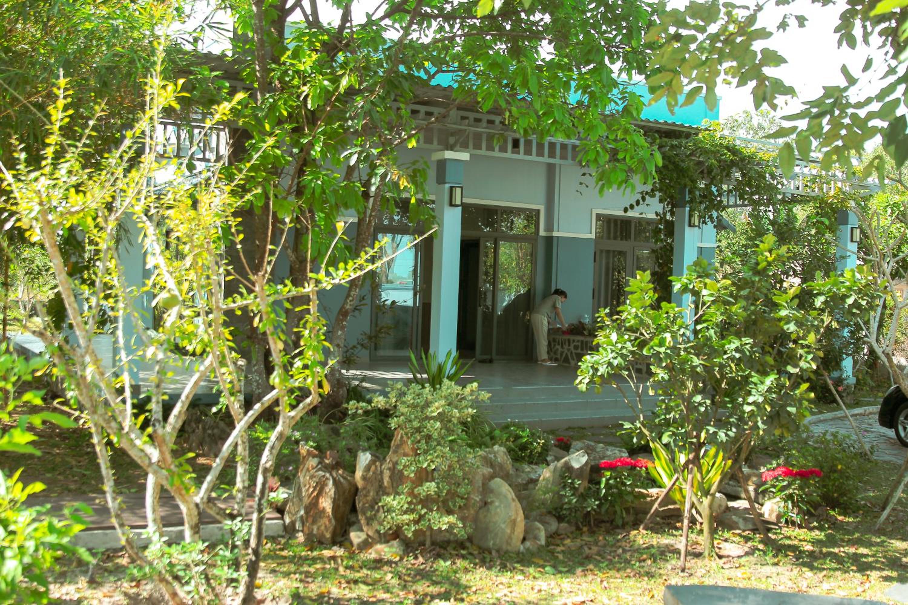 Three-Bedroom House photo 2