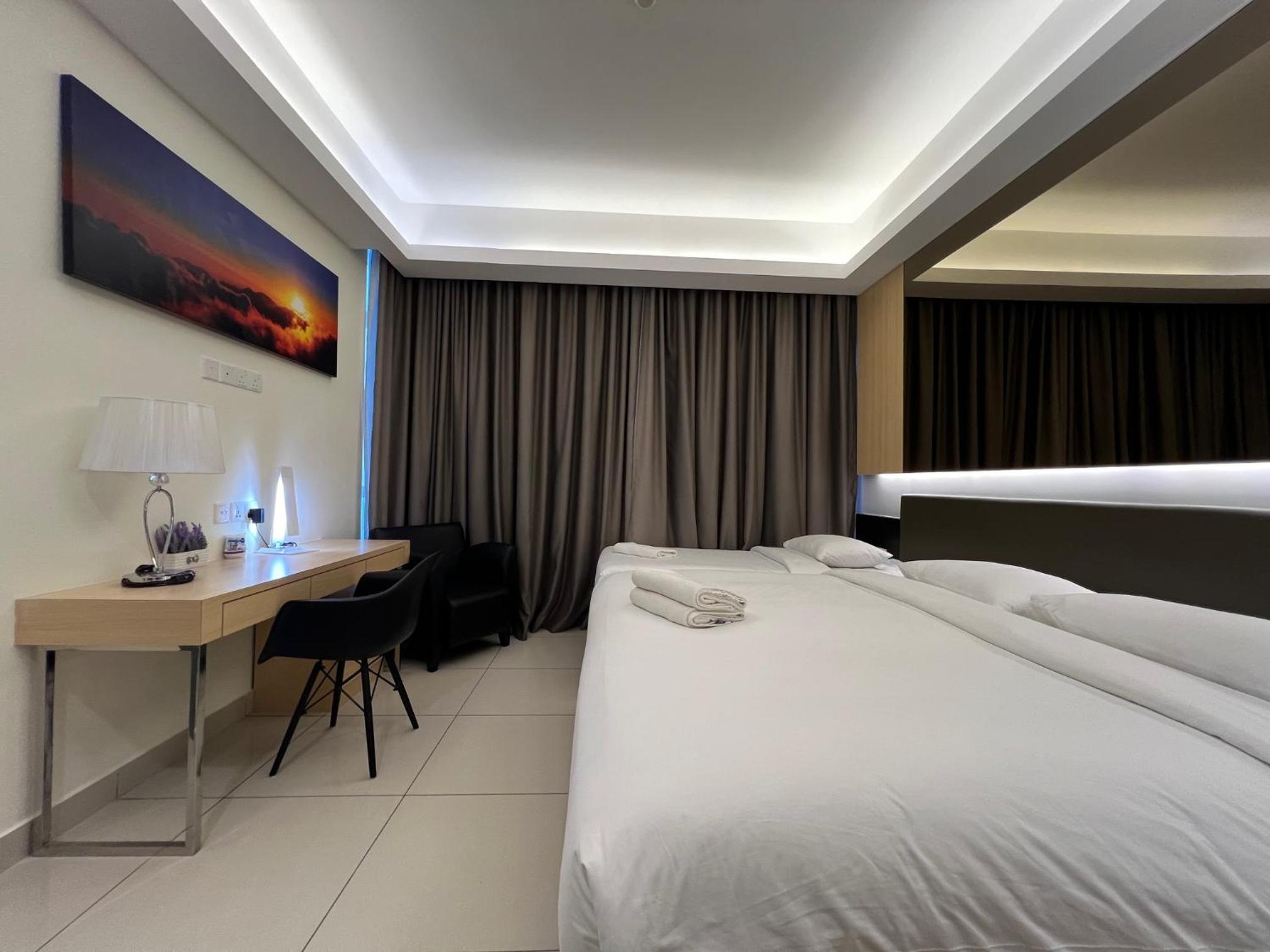 Two-Bedroom Family Suite - Photo 5