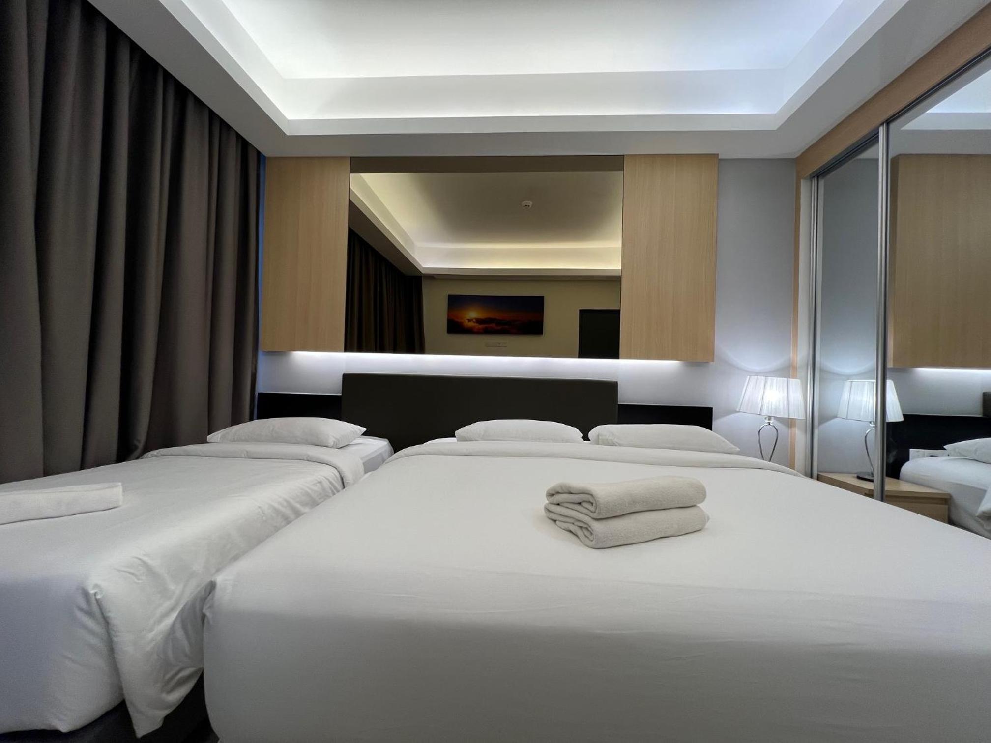Two-Bedroom Family Suite - Photo 4
