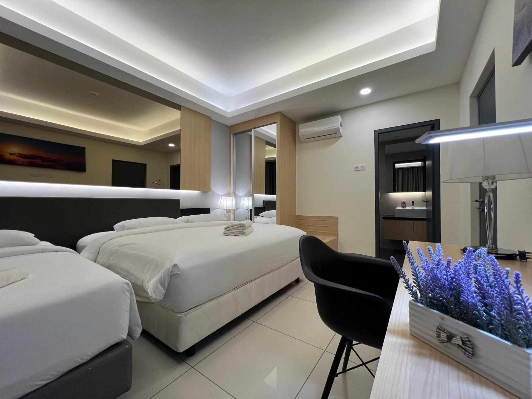 Two-Bedroom Family Suite - Photo 3