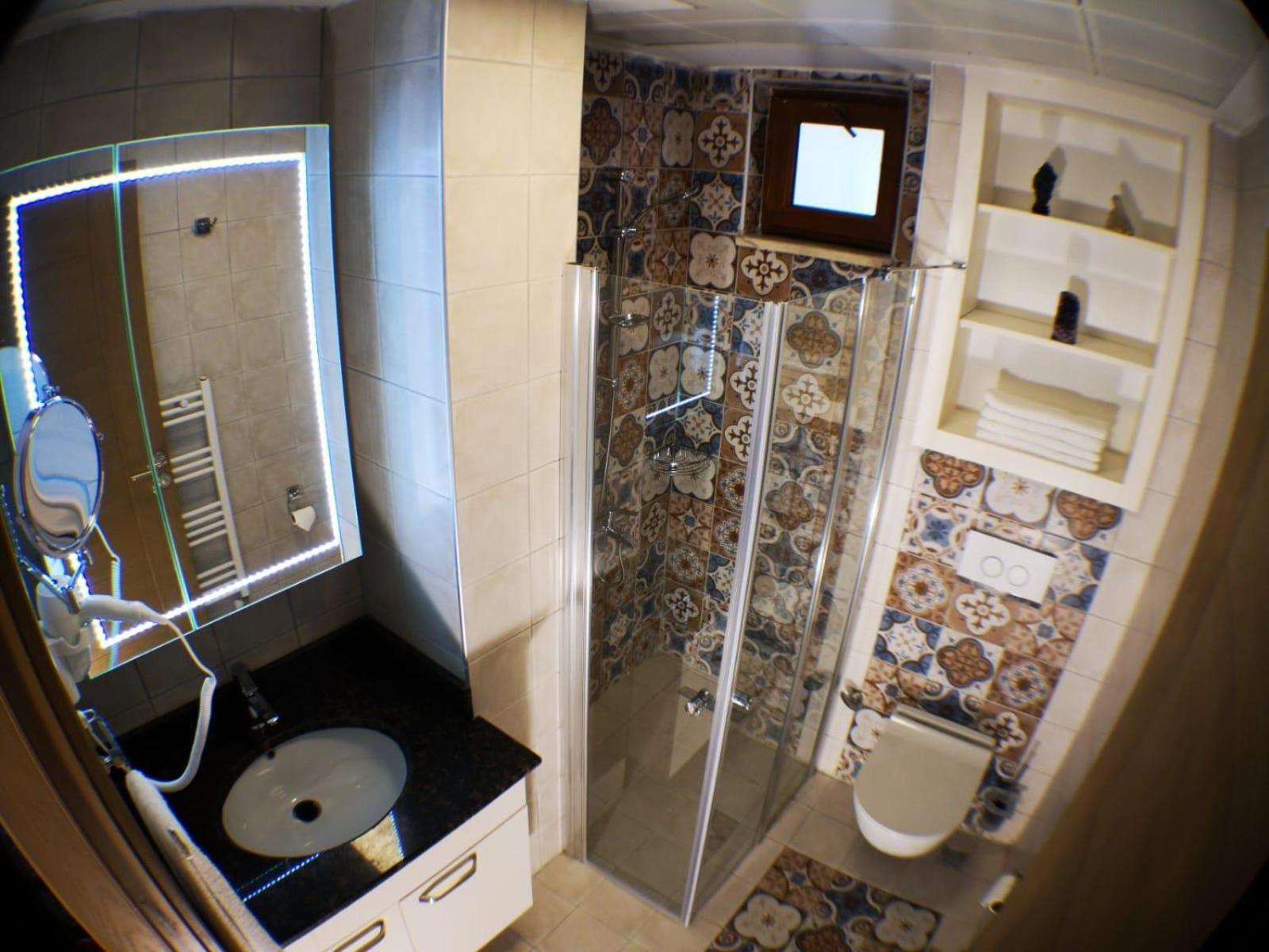 Executive Suite - Photo 9