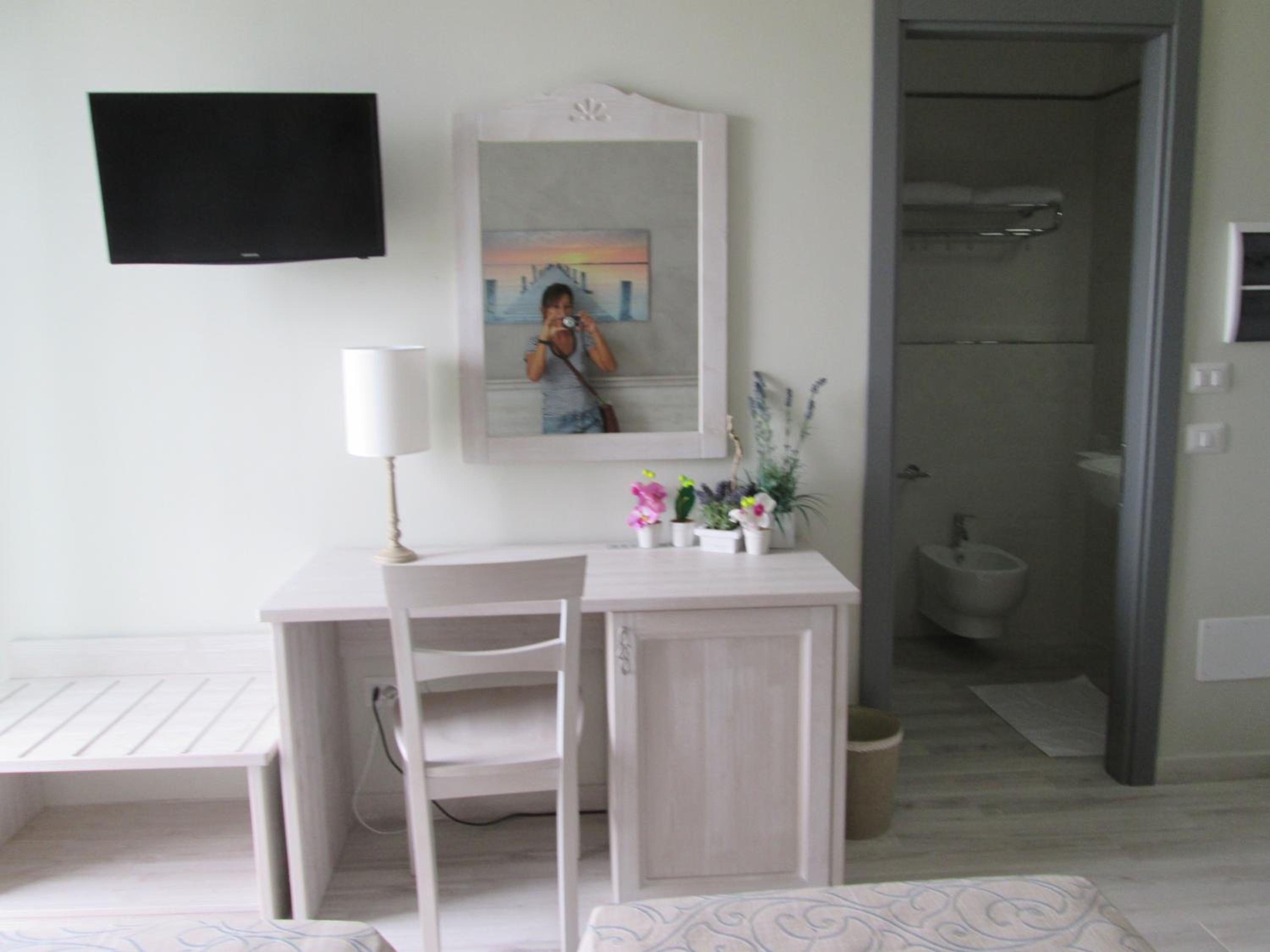 Double Room - Photo 2