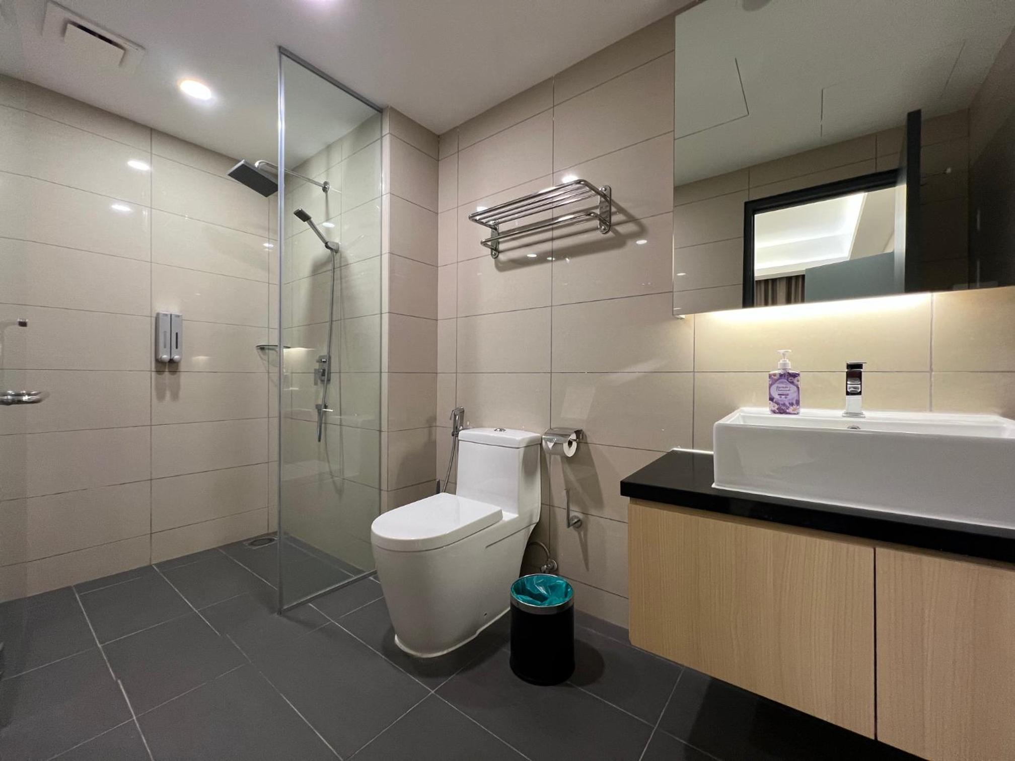 Two-Bedroom Family Suite - Photo 6