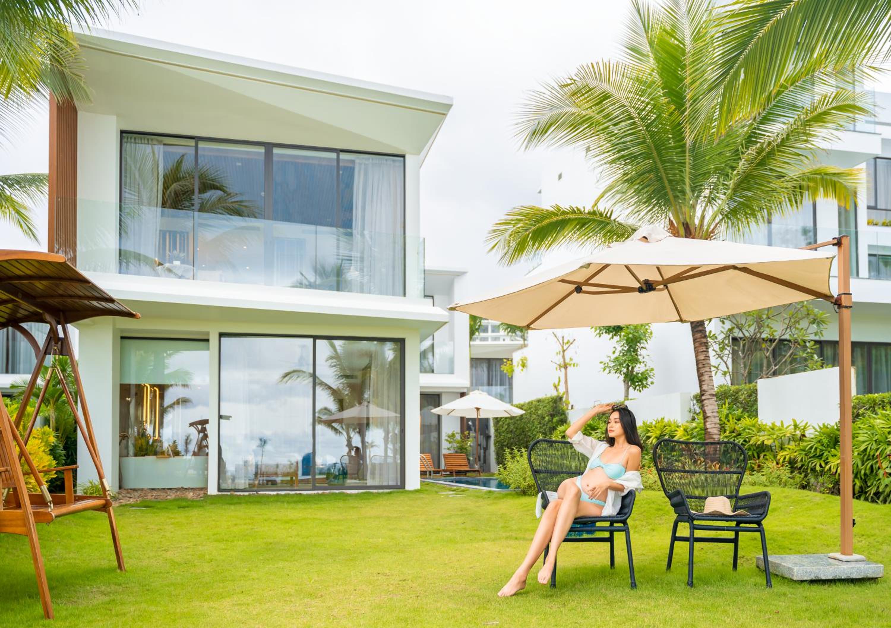 Two-Bedroom Villa with Private Pool and Garden View - Photo 3