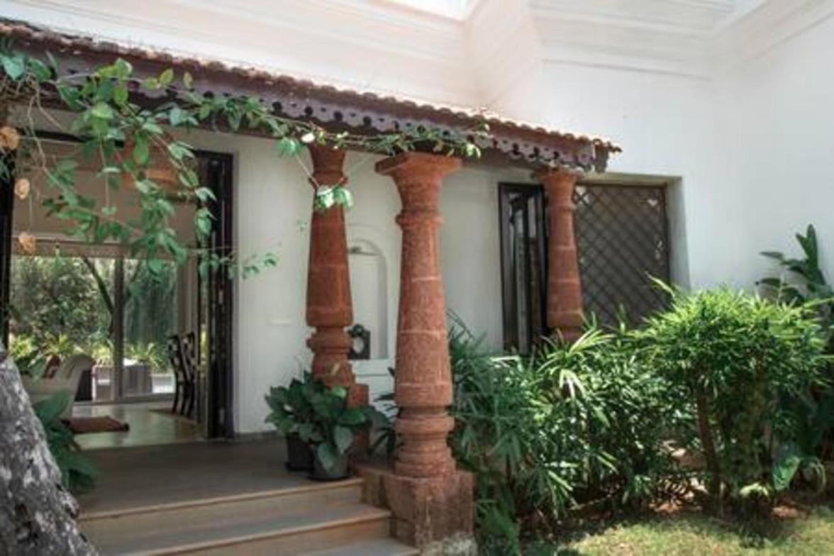Villa photo 2