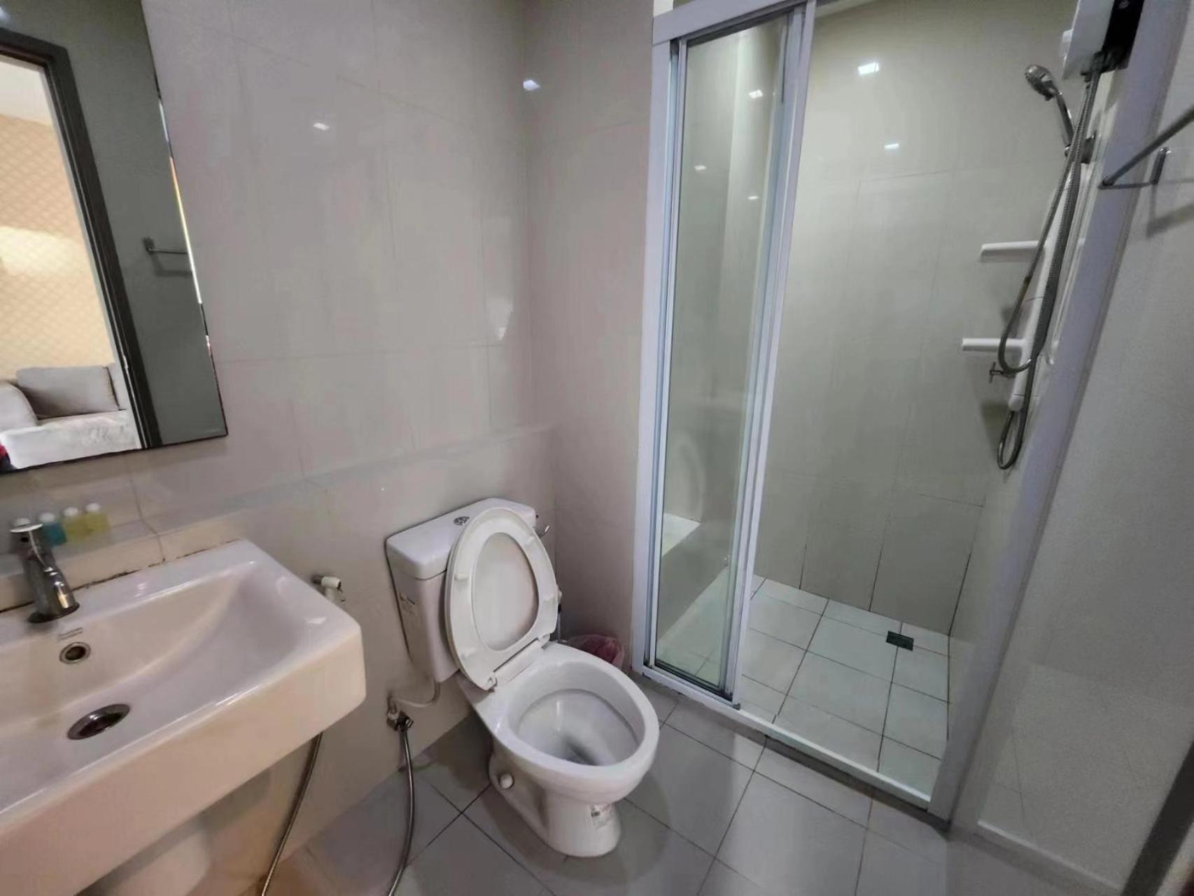 One-Bedroom Apartment - Photo 38