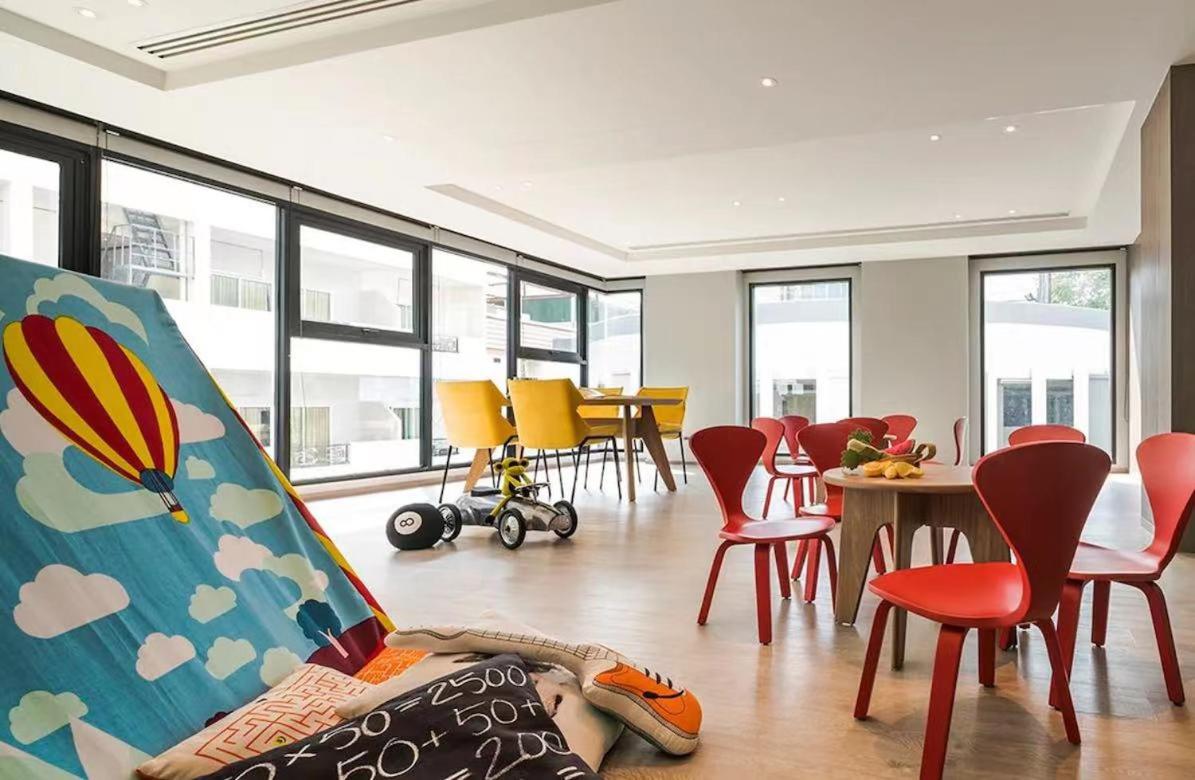 One-Bedroom Apartment - Photo 33
