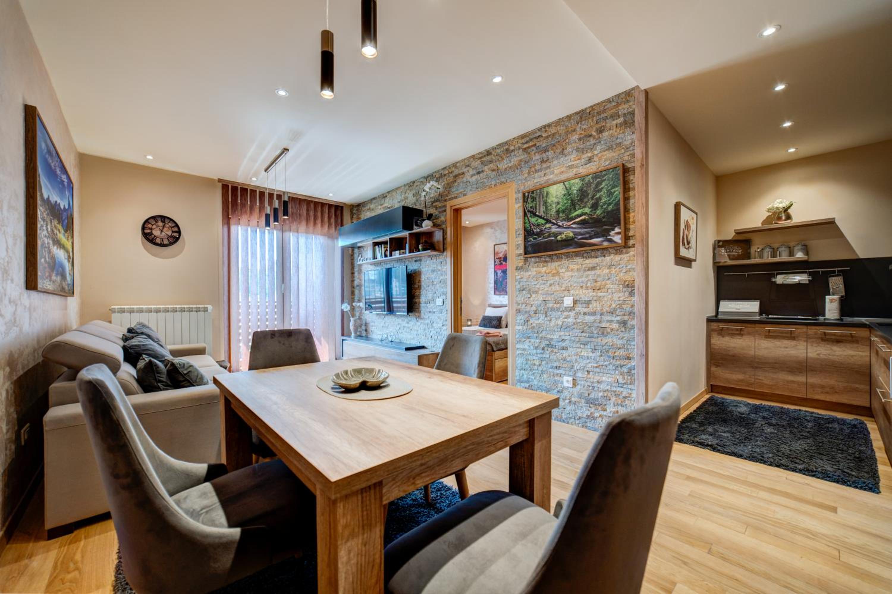 Suite with Mountain View