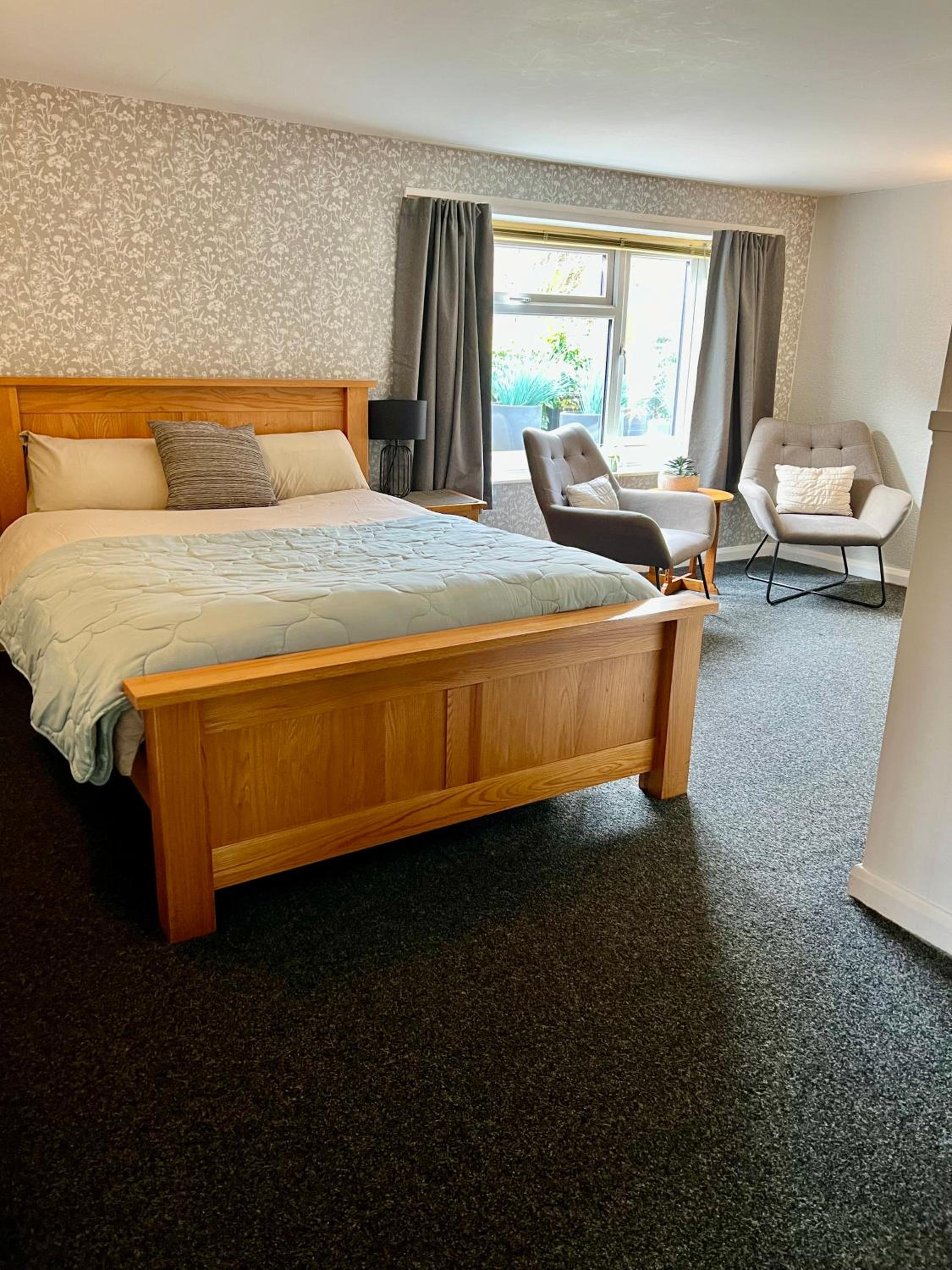 Double Room with Private Bathroom - Photo 8