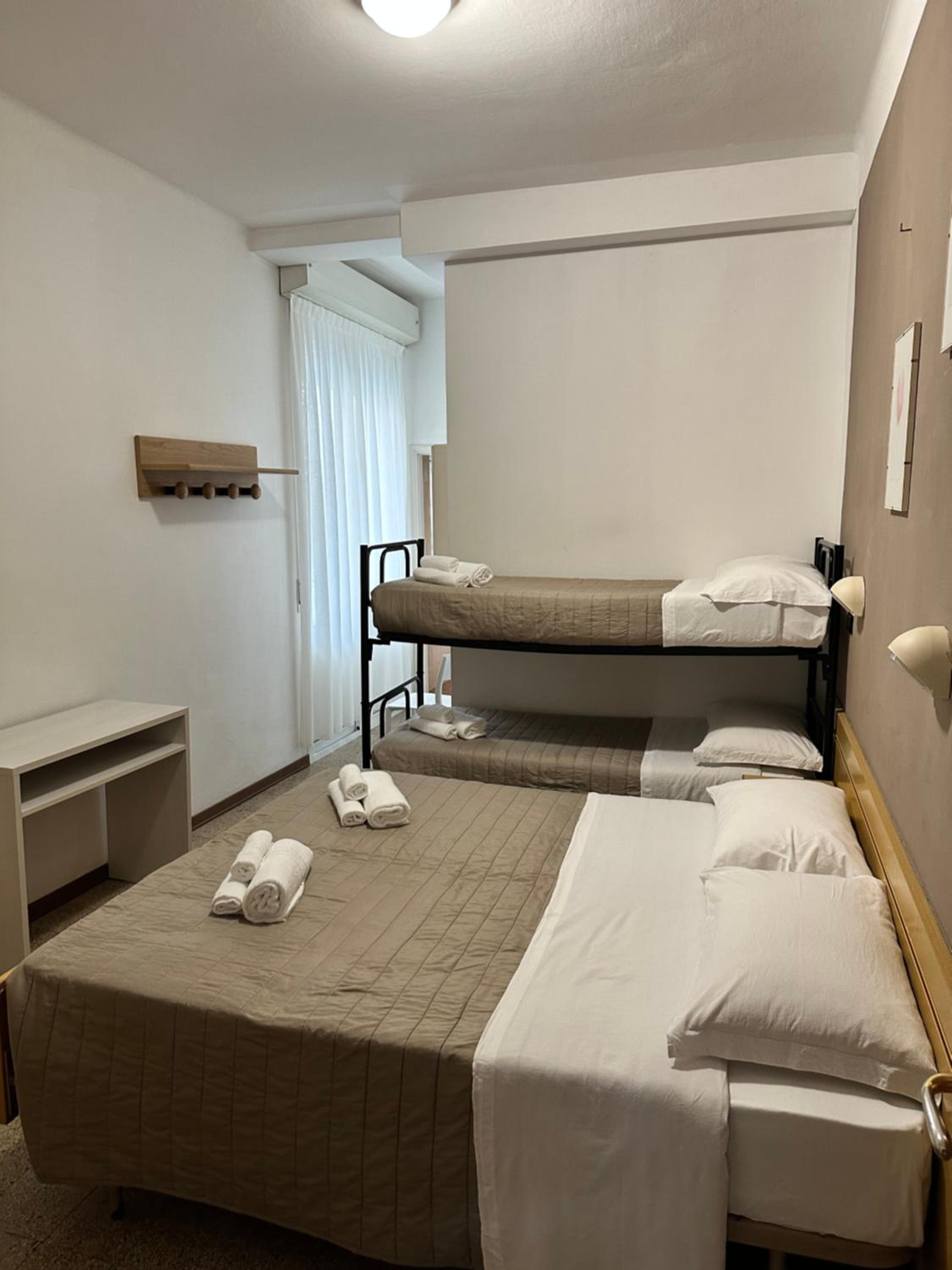 Standard Quadruple Room - Photo 1