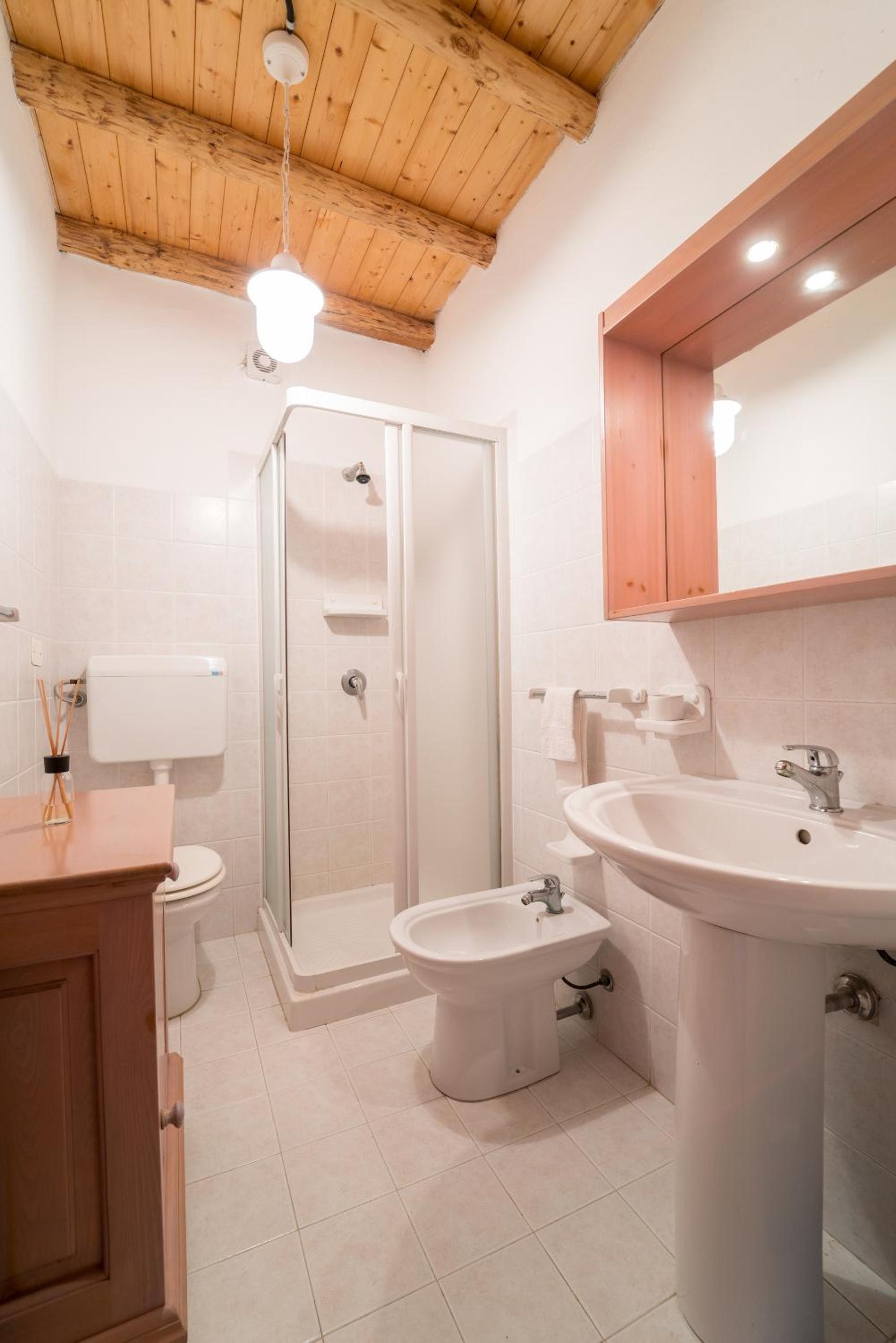 Three-Bedroom Standard Apartment - Photo 8