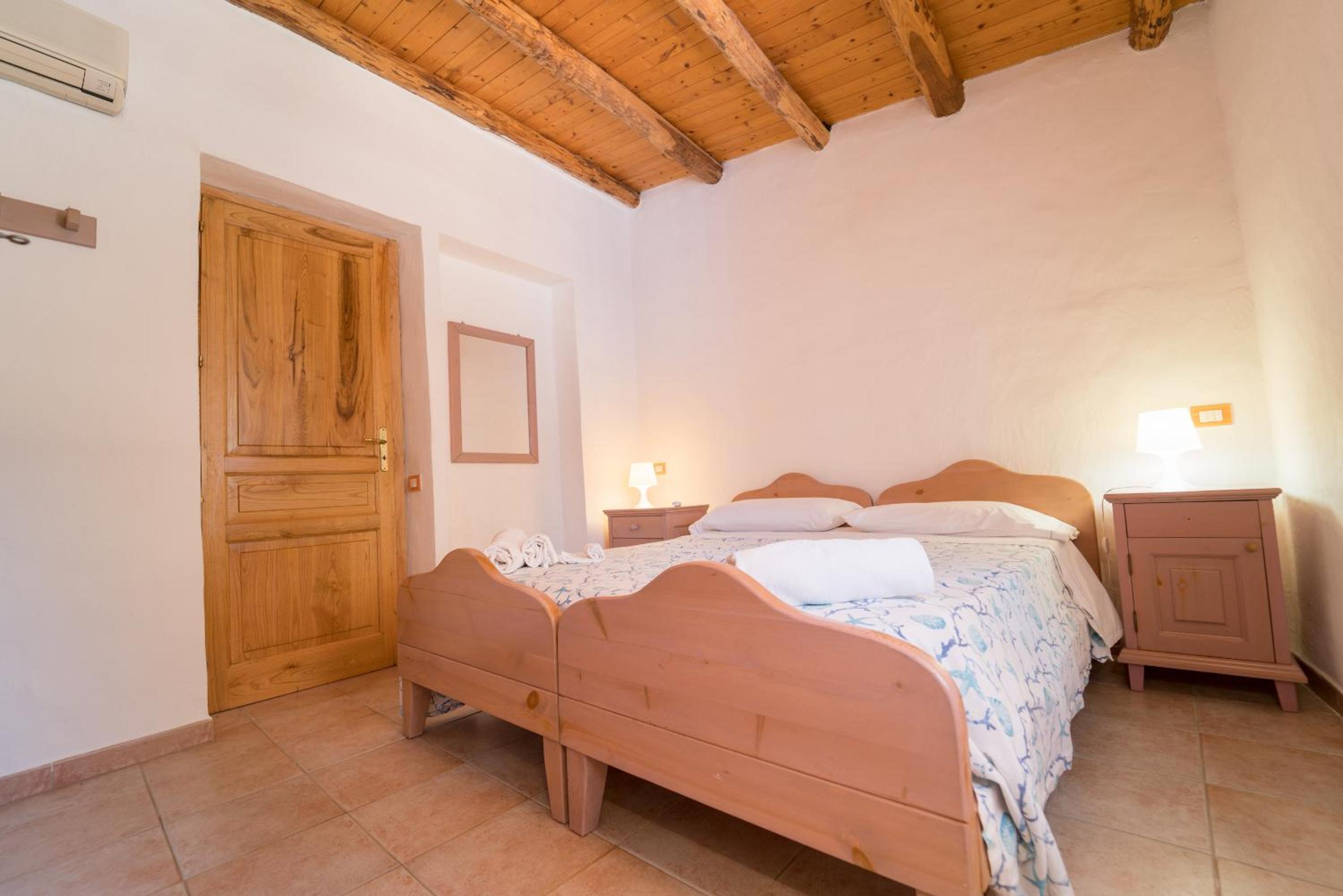 Three-Bedroom Standard Apartment - Photo 9