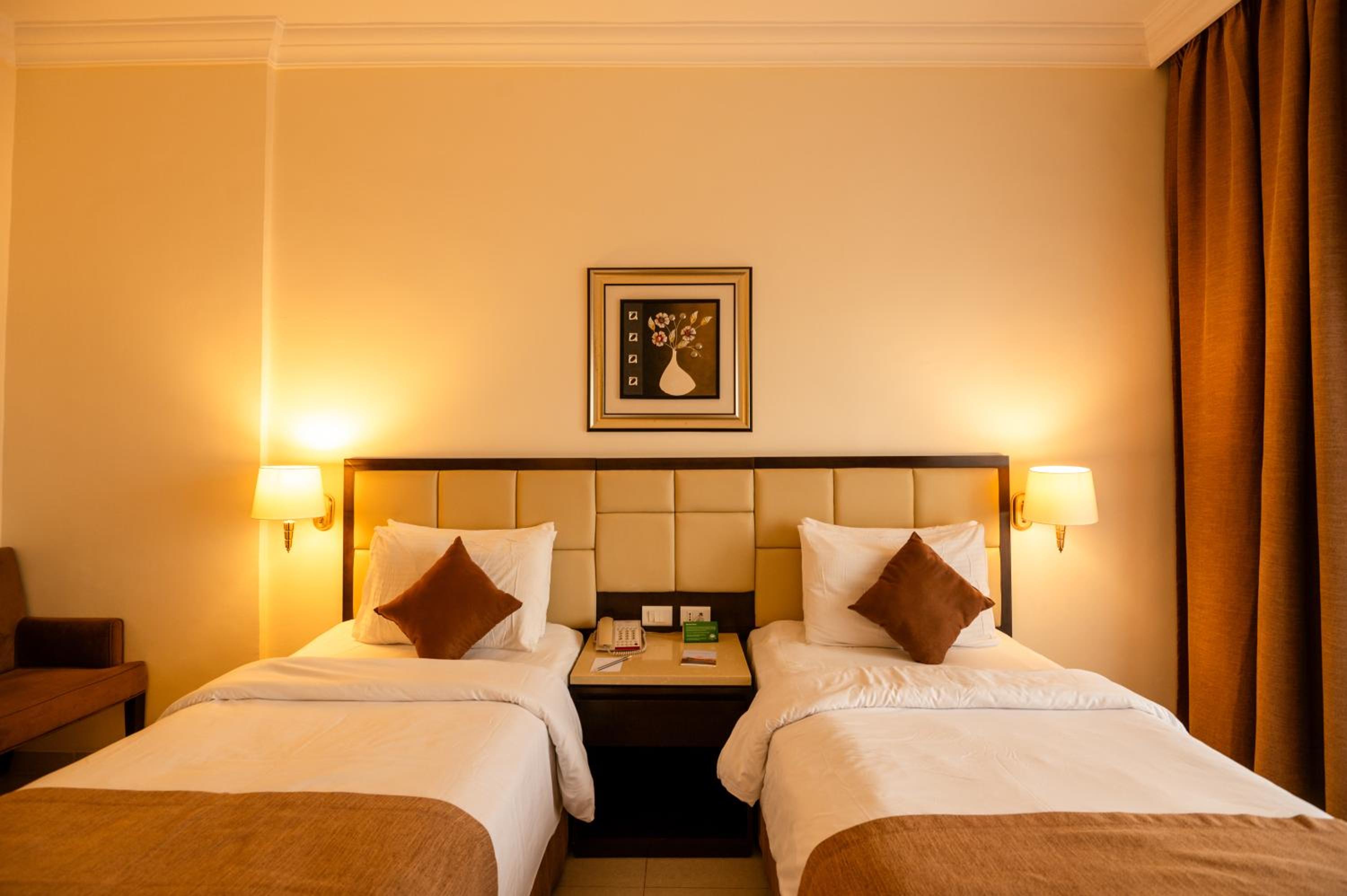 Standard Twin Room with Mountain View