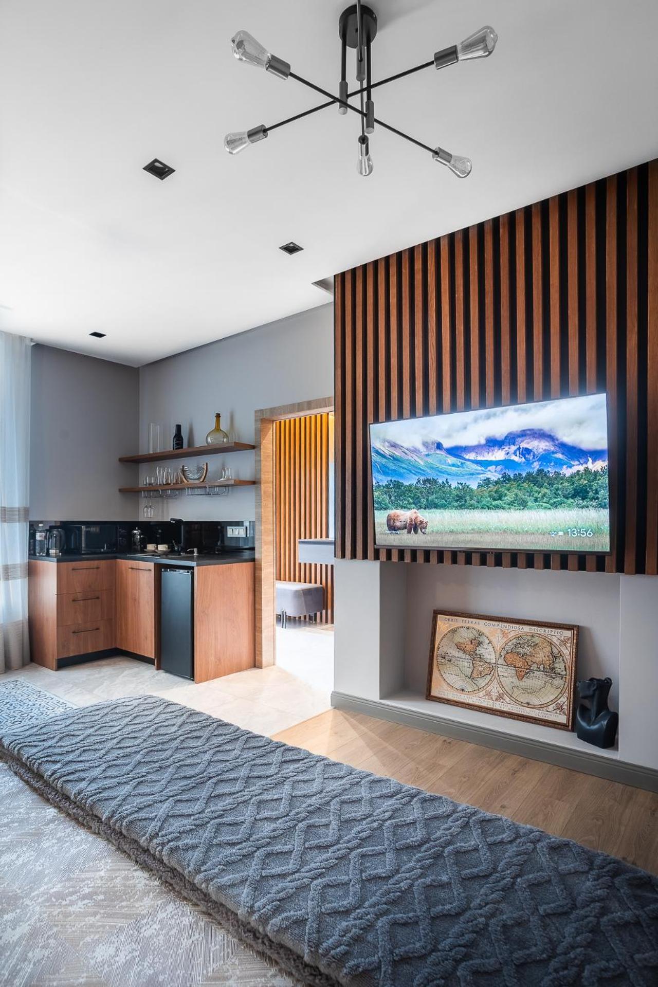 One-Bedroom Suite photo 2