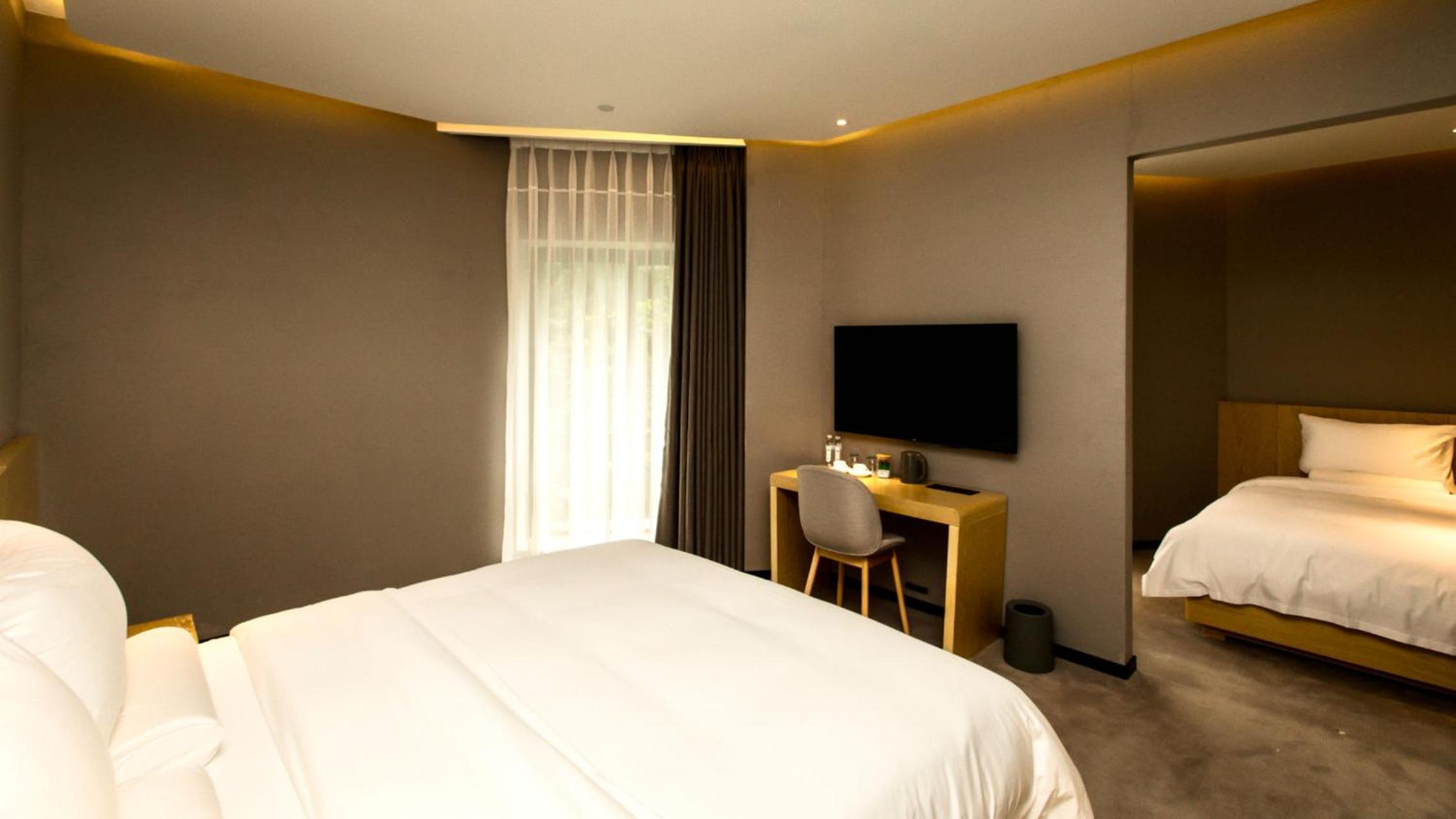 Deluxe Family Room