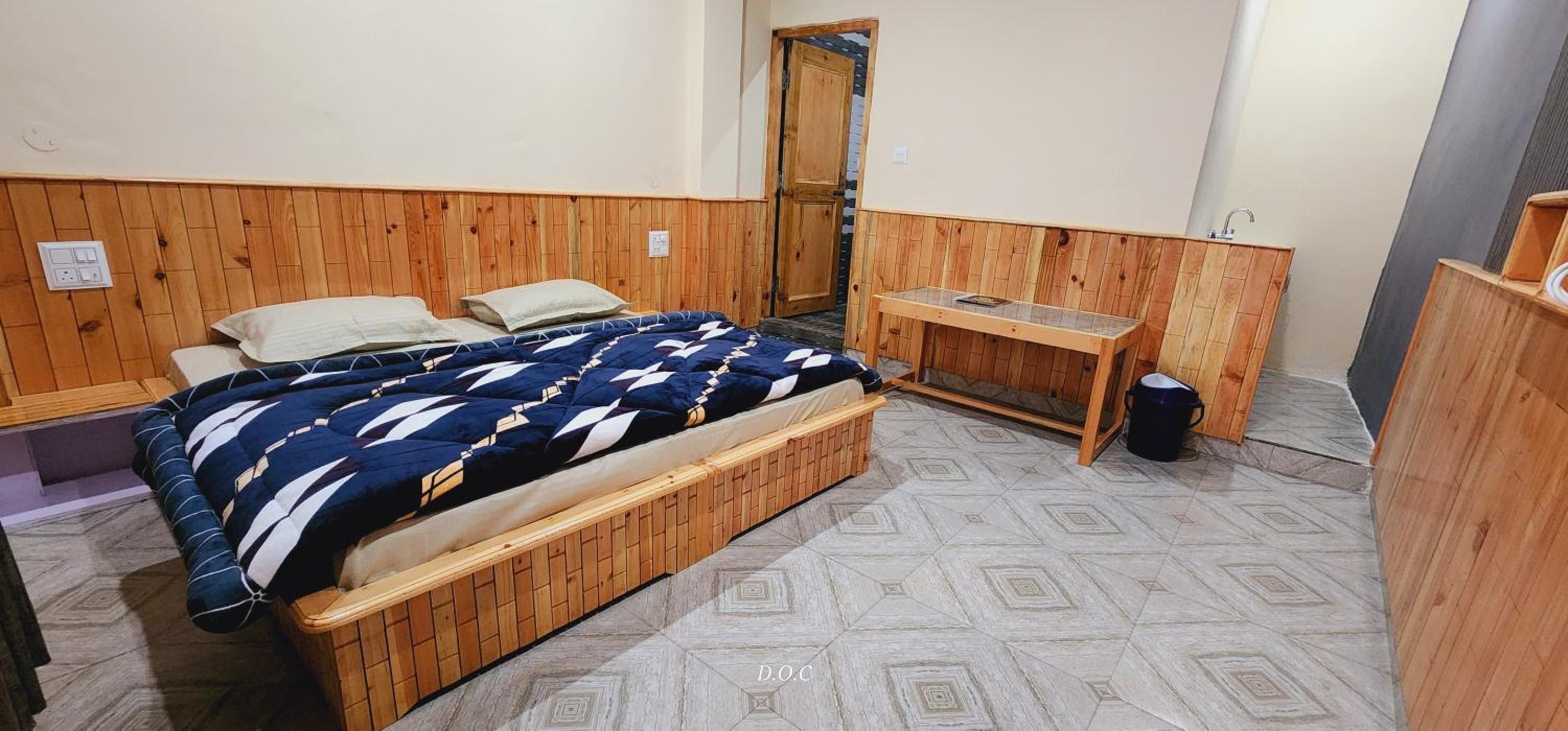 Double Room with Private Bathroom photo 3