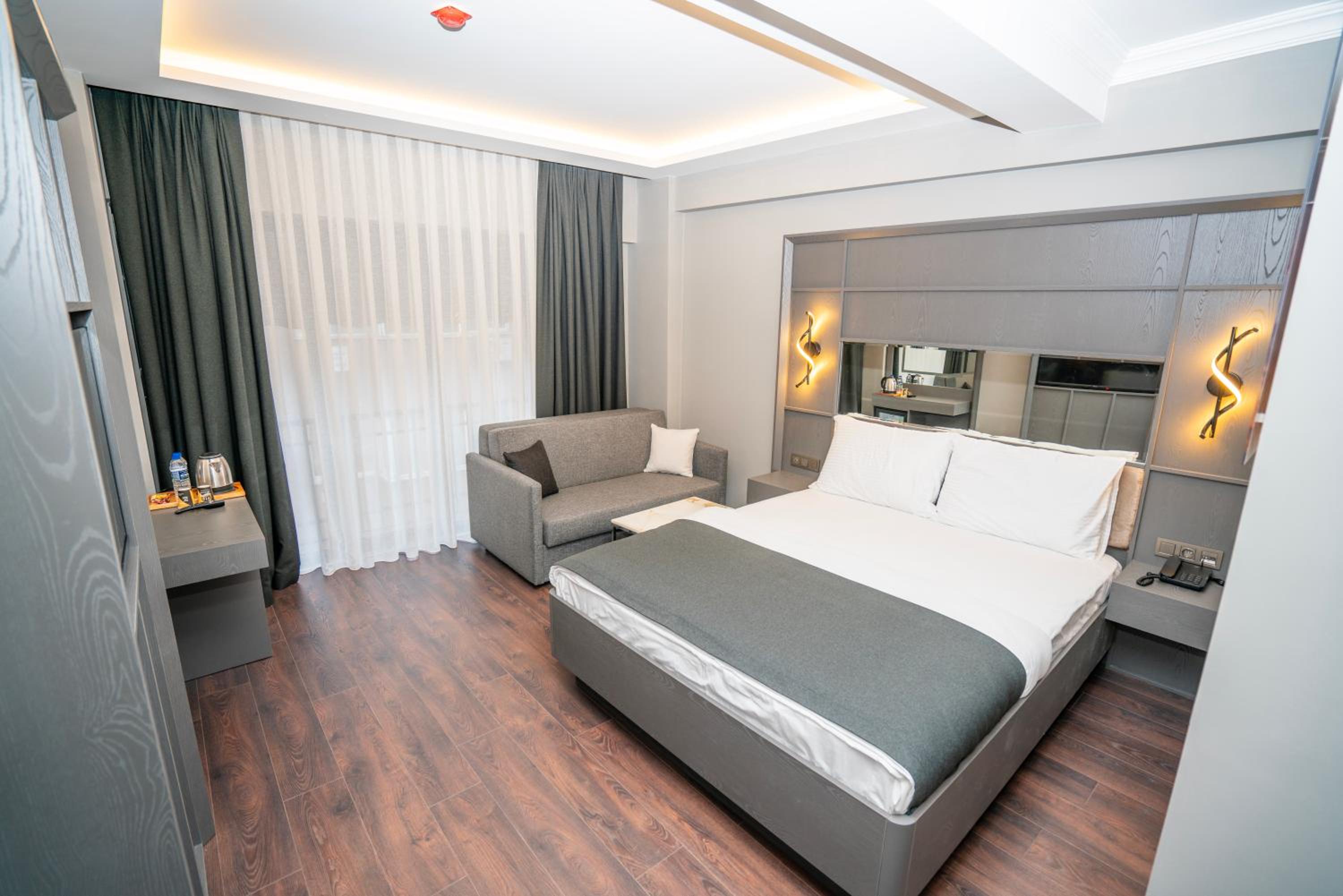 Standard Double Room photo 3