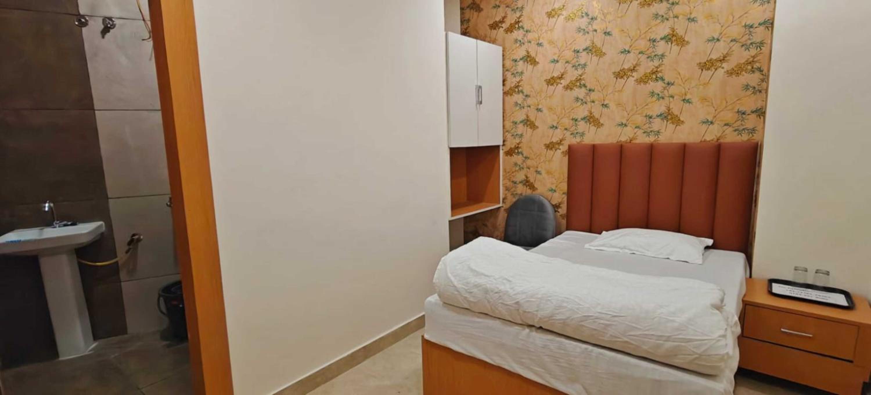 Single Room with Bathroom