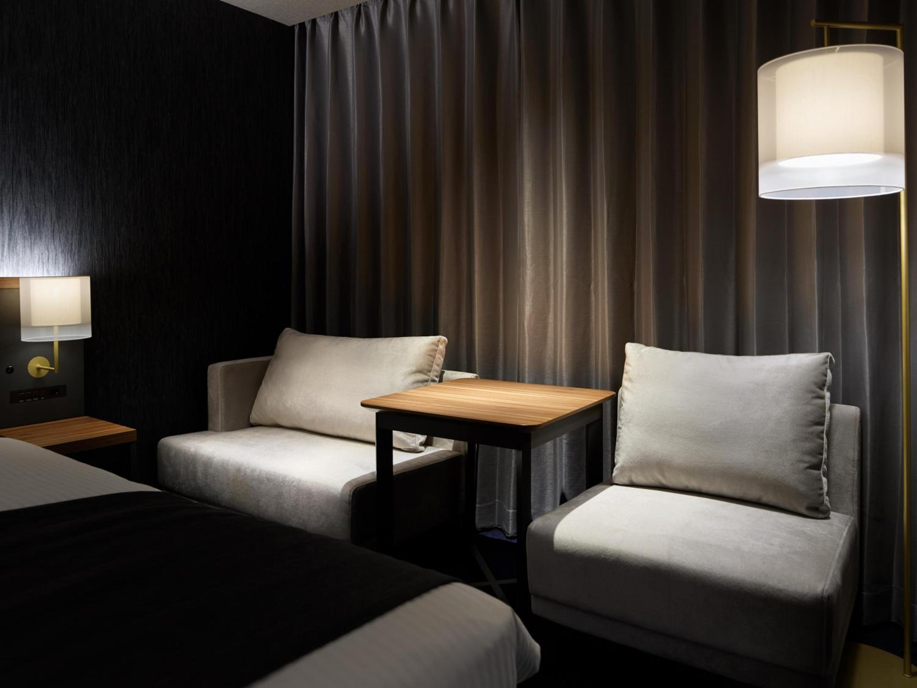 Superior Wide King Room