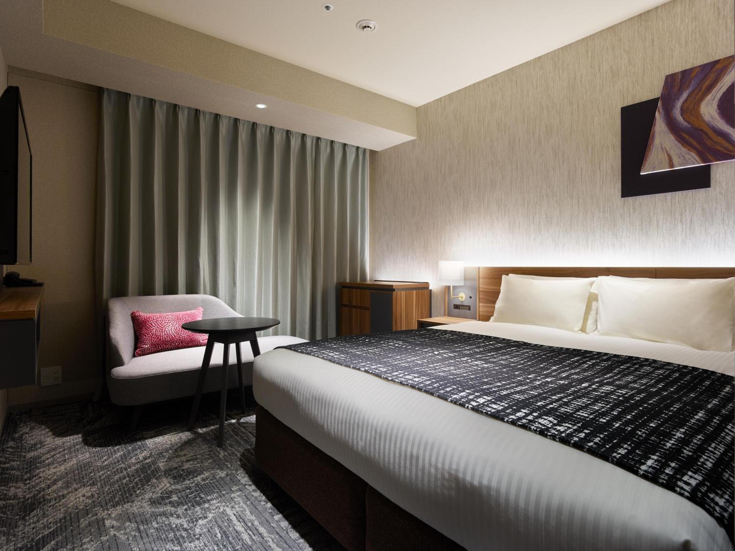Moderate Queen Room