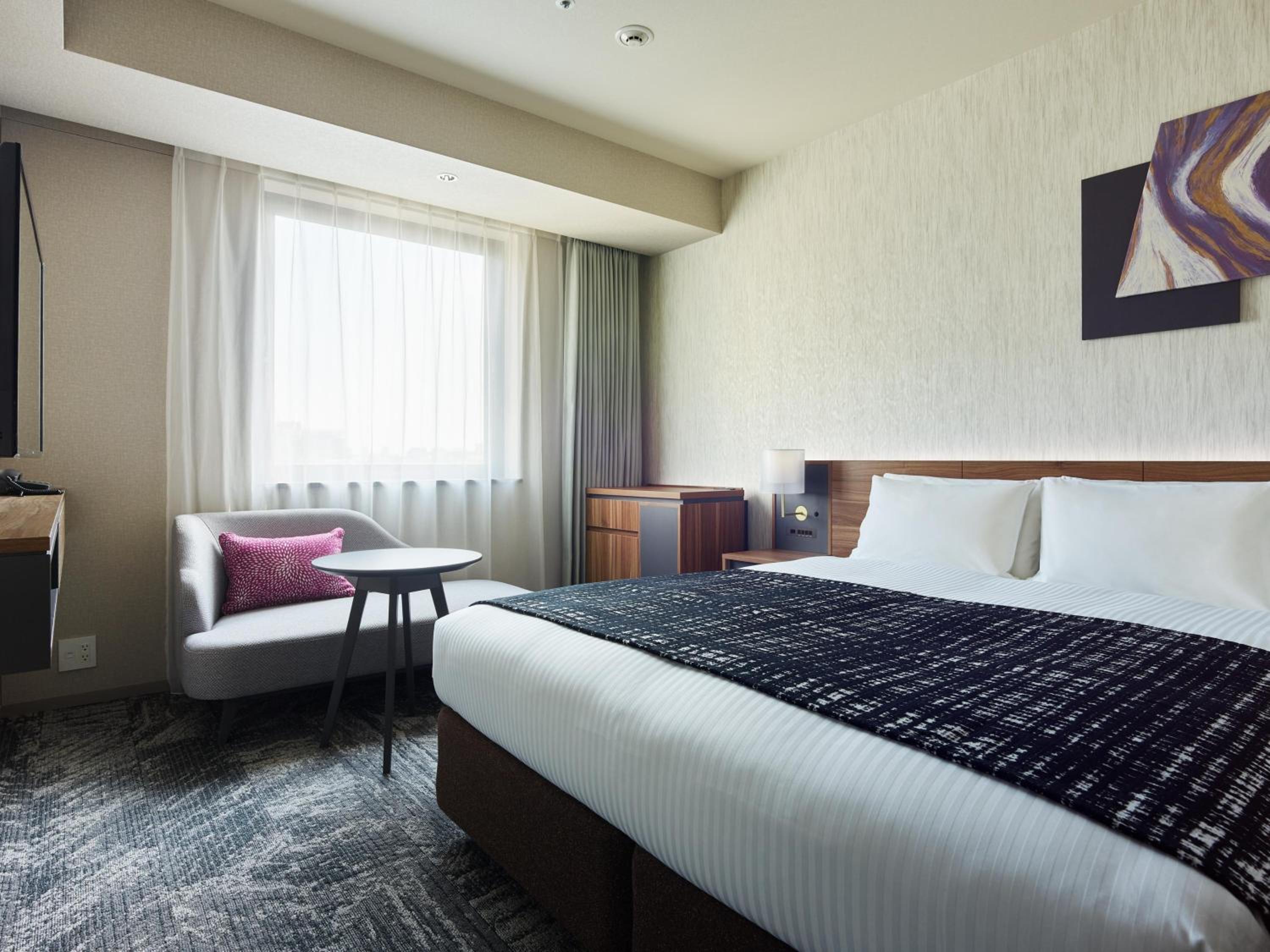 Standard Queen Room