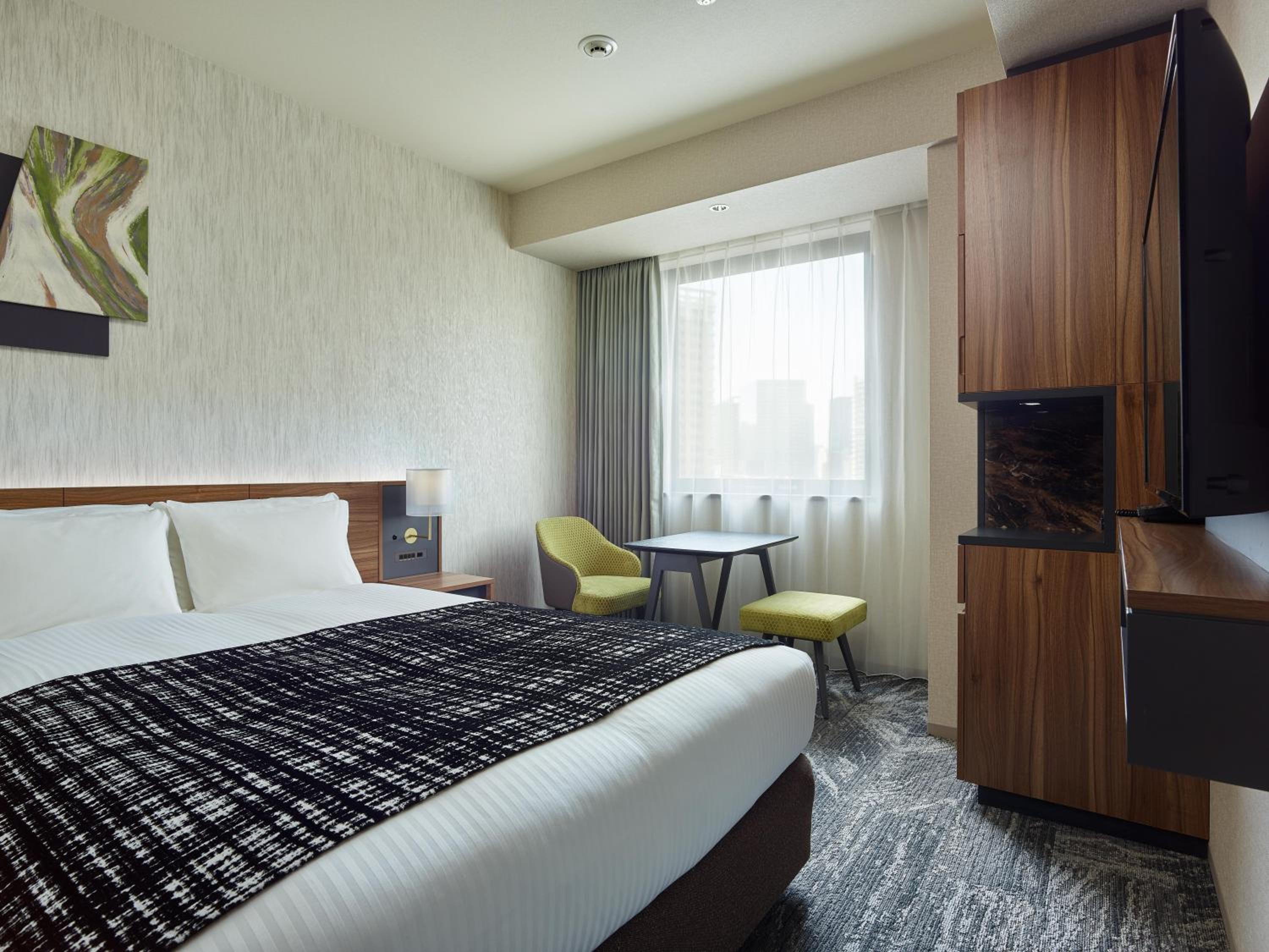 Ladies Floor Standard Double Room with Table