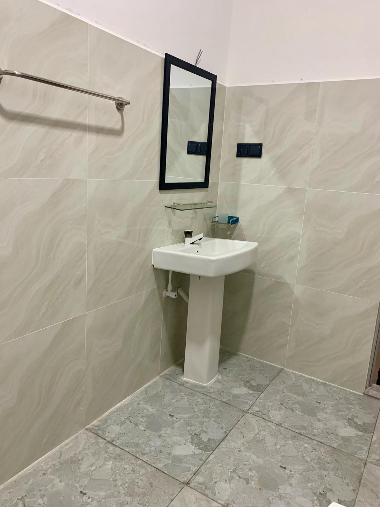 Double Room with Private Bathroom photo 2