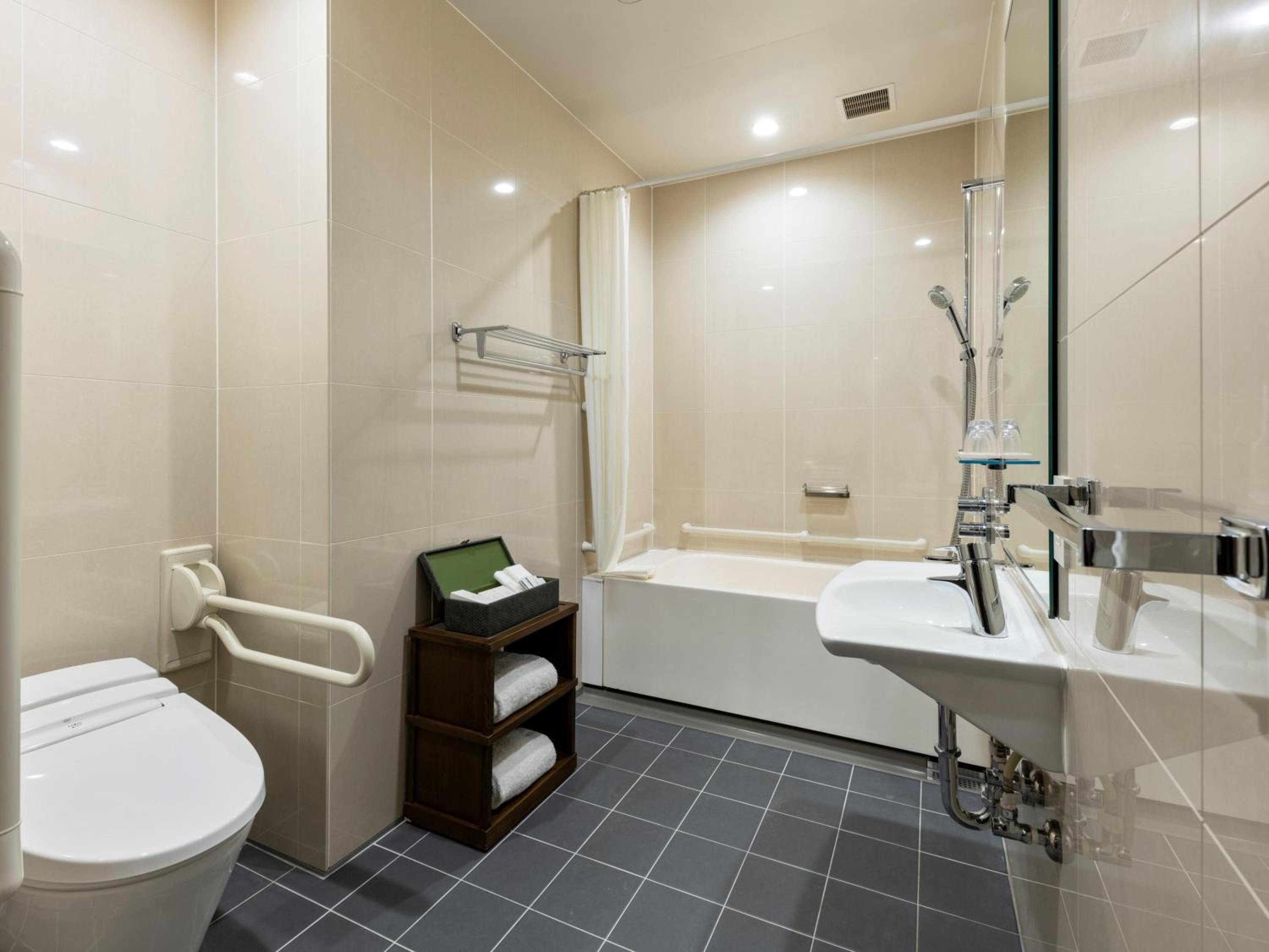 Queen Room - Disability Access - Smoking photo 2