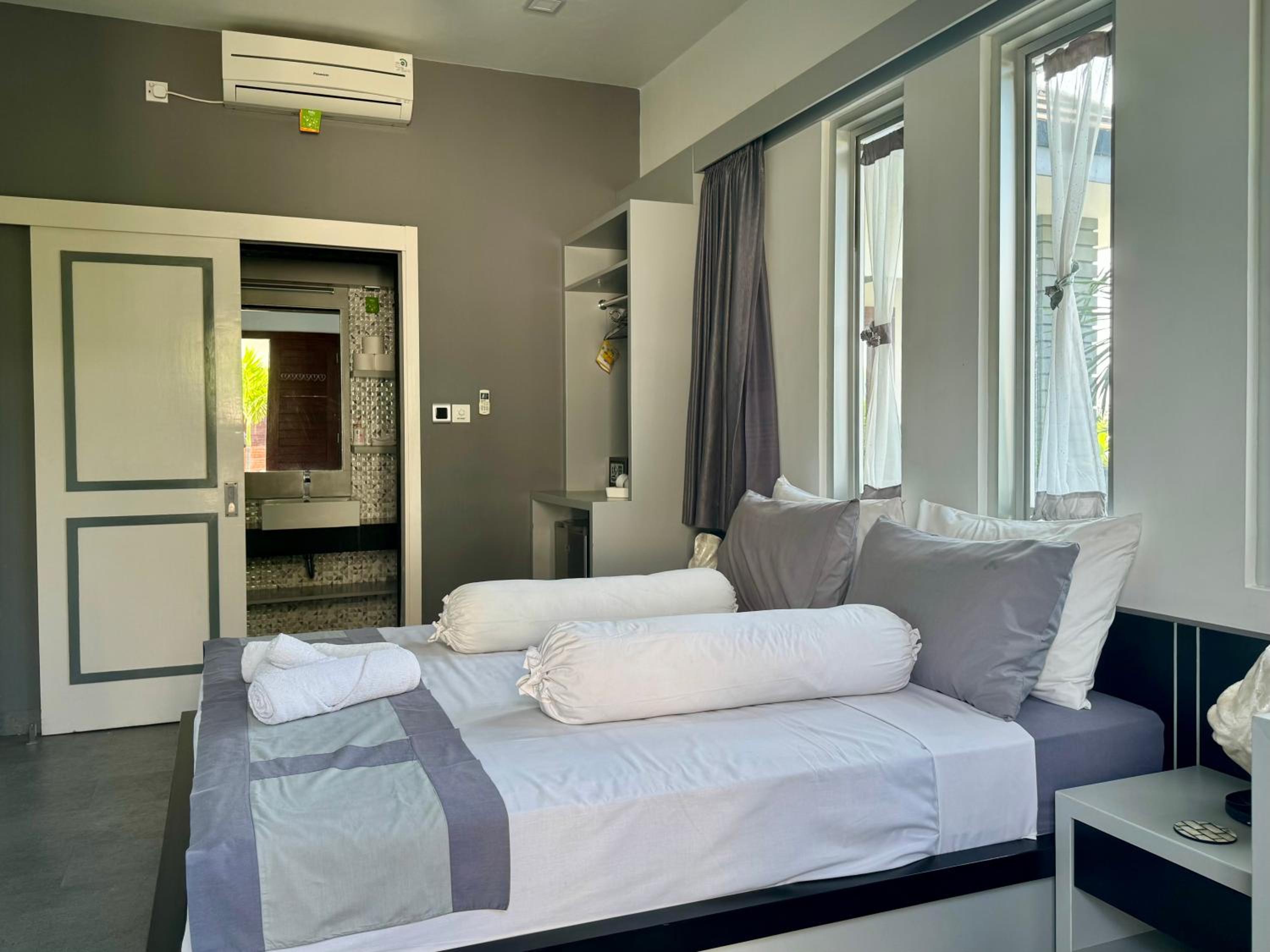 Double Room with Private Bathroom