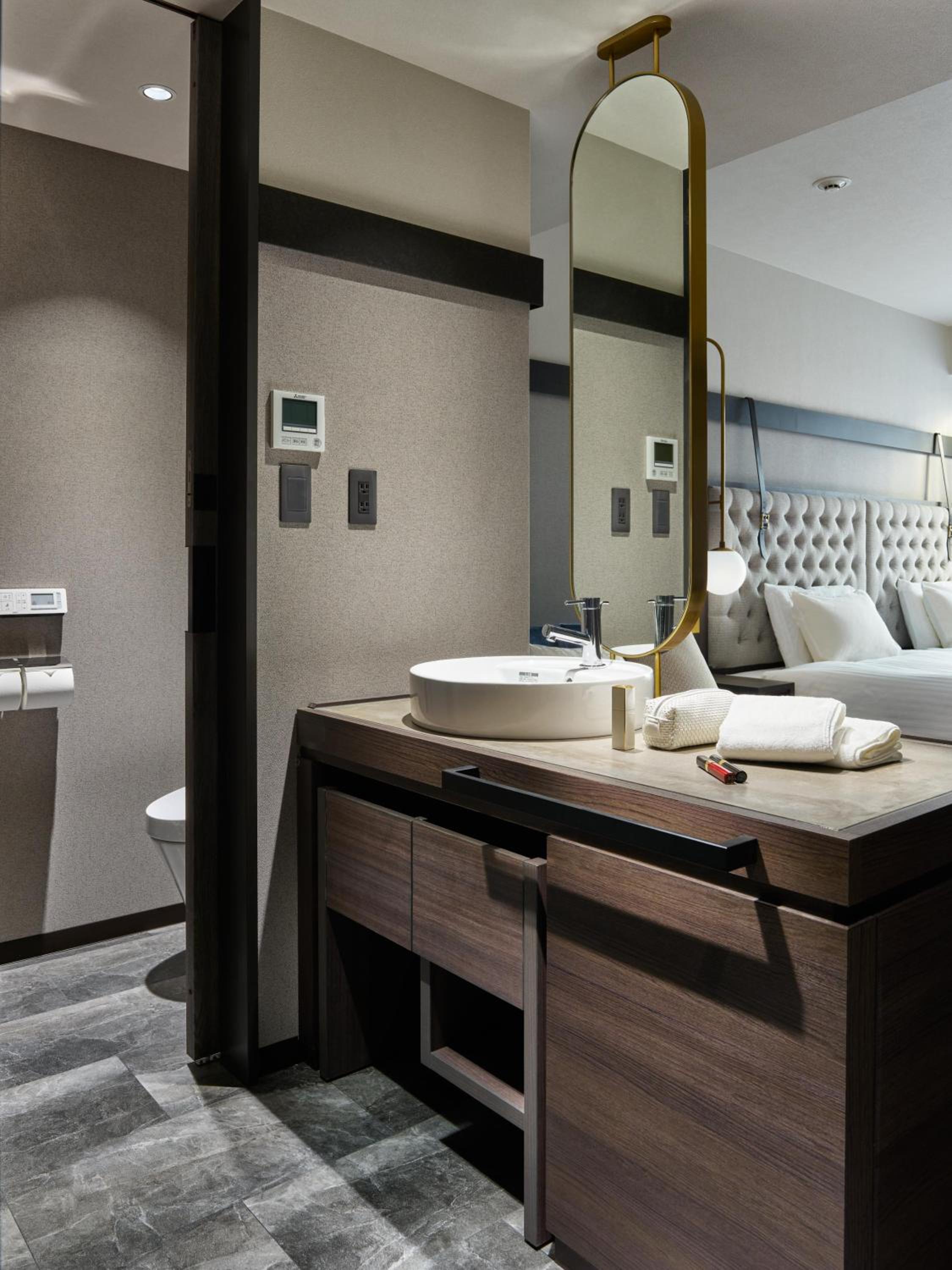 Superior Twin Room with Extra bed with Shower Booth - Photo 2